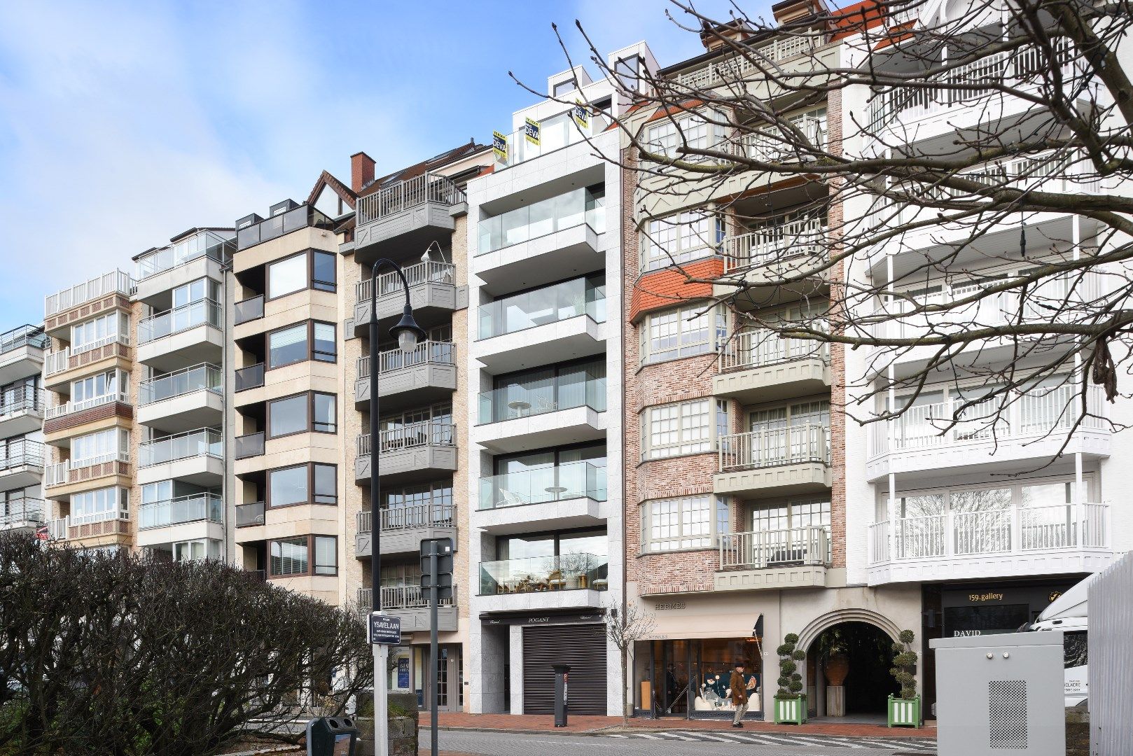 Nieuw luxe appartement gelegen op de Kustlaan in het Zoute, tussen de Minigolf en het Albertplein foto 28