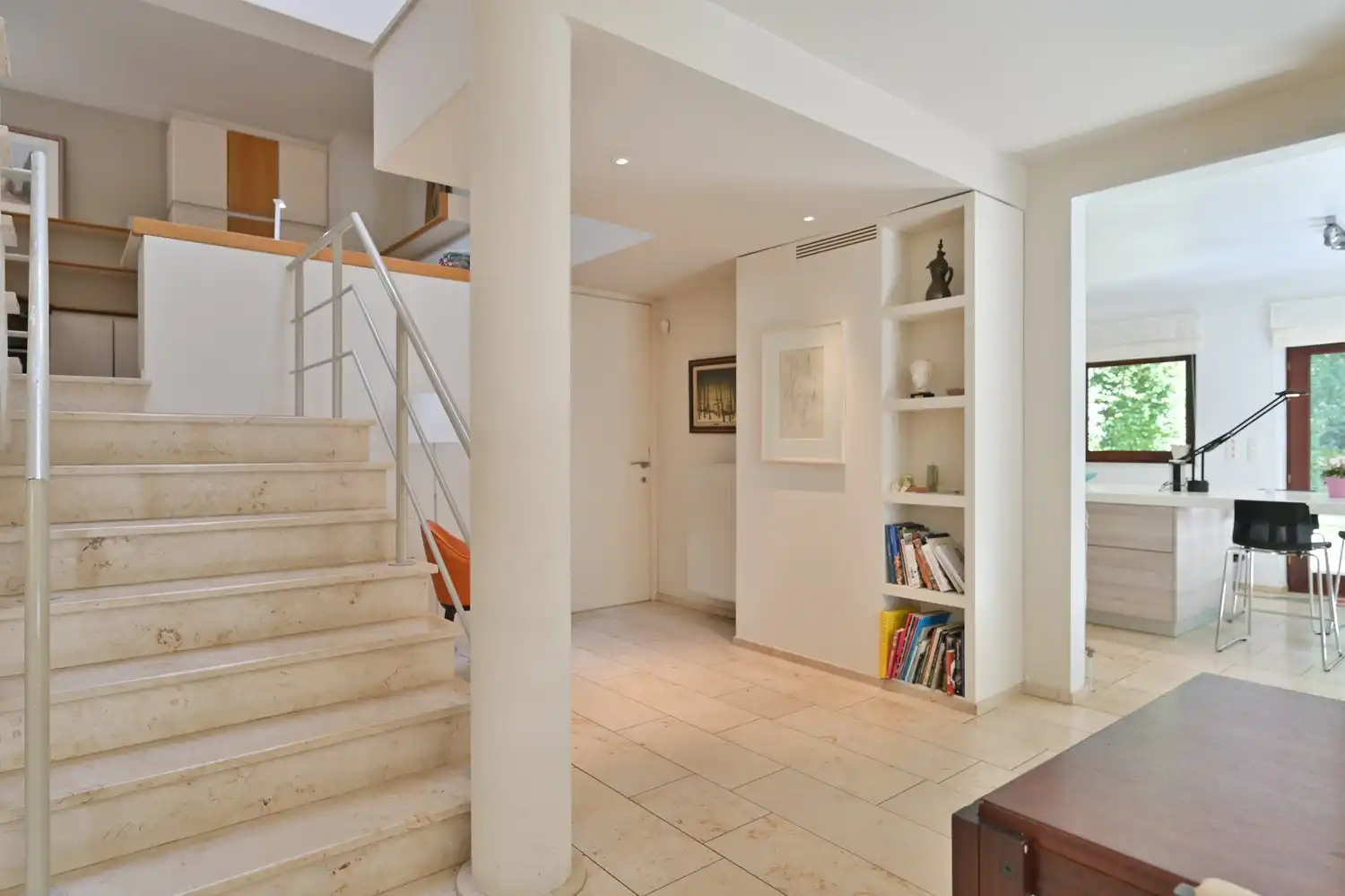 Royale woning van maar liefst 400 m² met ruime praktijk in een groene, bereikbare omgeving te Zutendaal foto 12