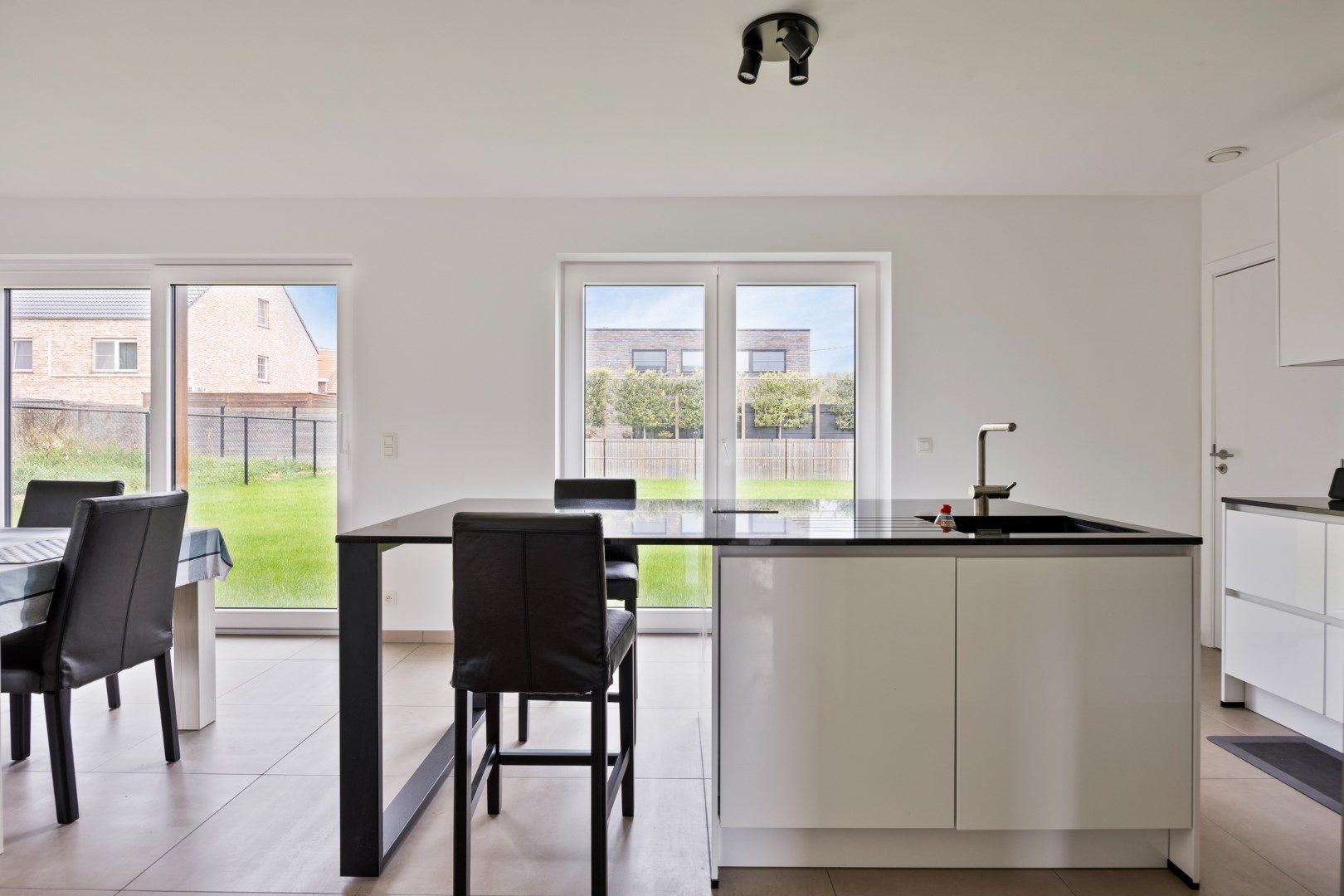 Nieuwbouw met 3 slaapkamers, 2 badkamers en garage foto 6