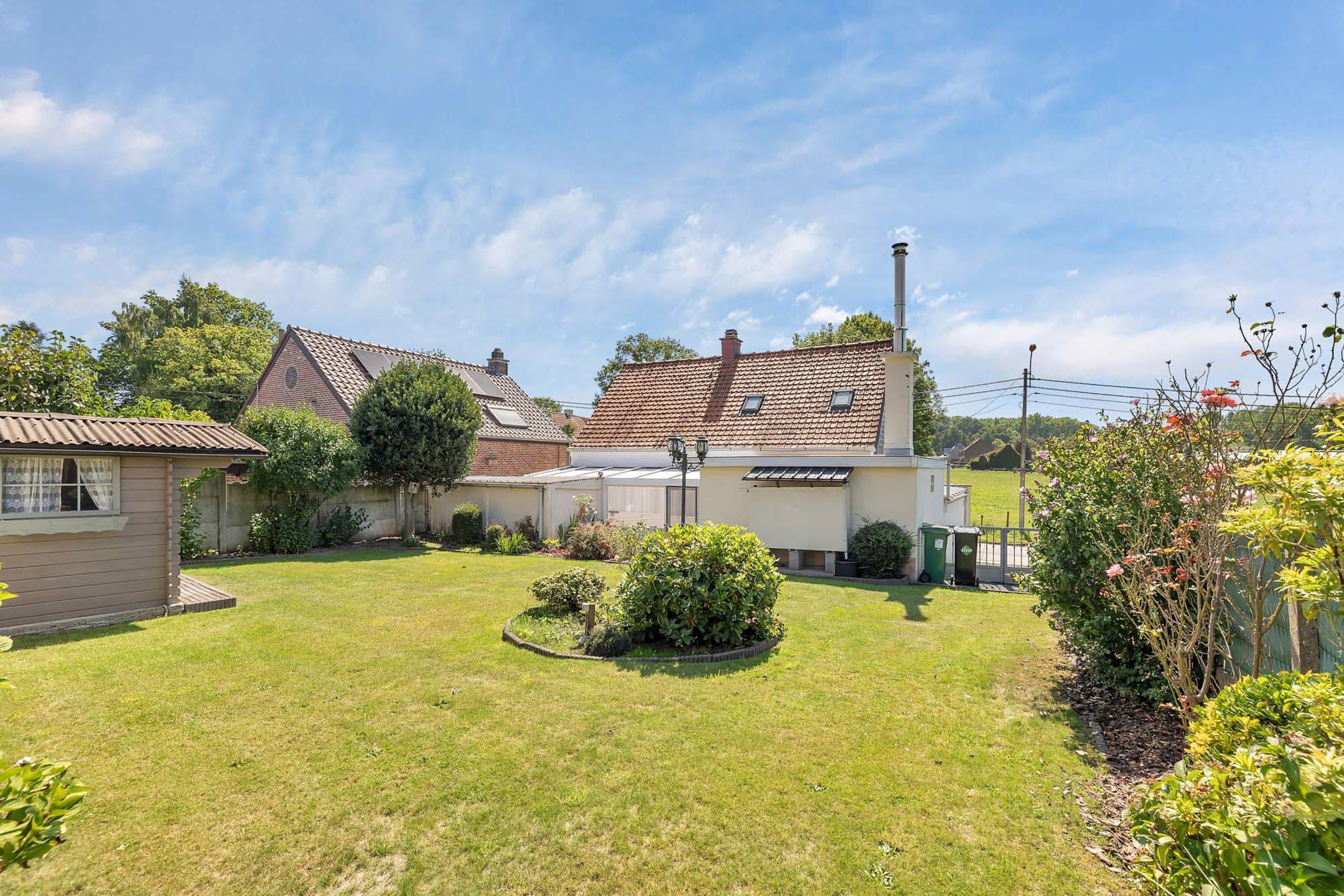 Hoofdfoto van de publicatie: Te renoveren woning met 4 slaapkamers op 428m² te Meldert