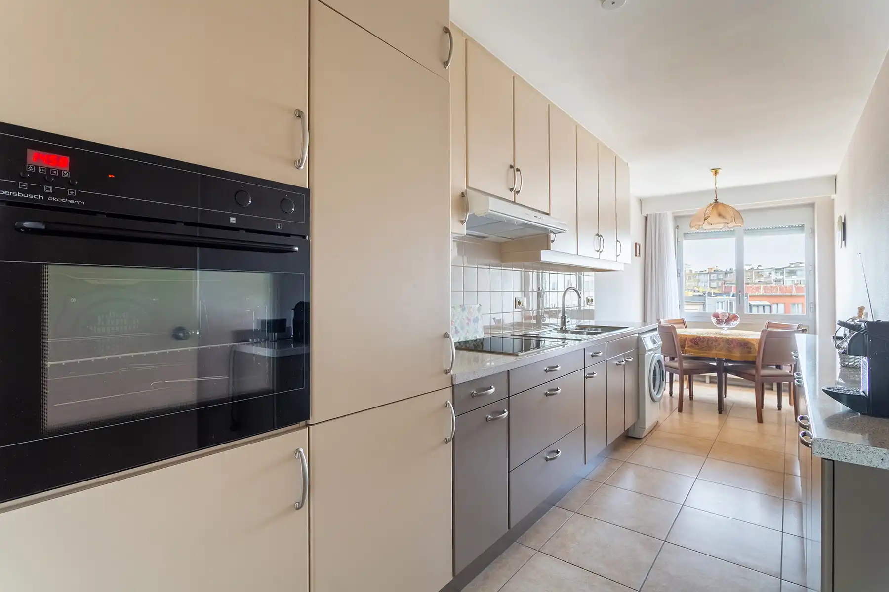 SALES & RENT back. Ruim 3 slpk appartement met terras en P foto 6