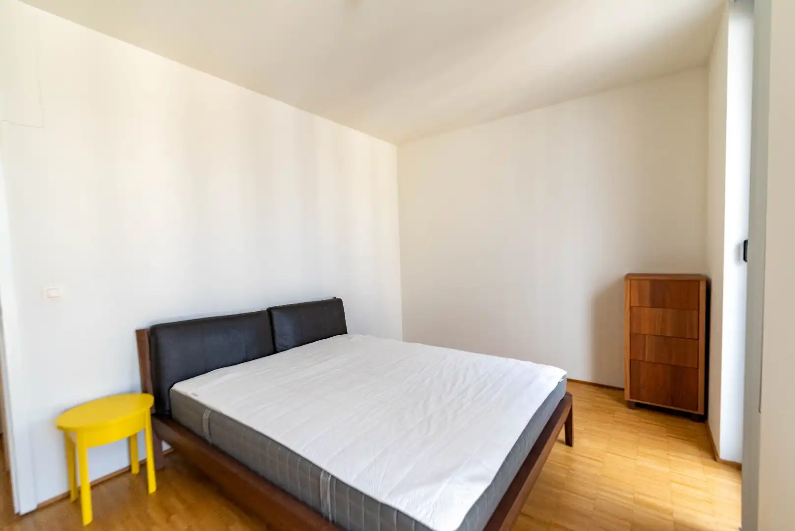 Luxueus appartement met 2 slk, terras en parking foto 11