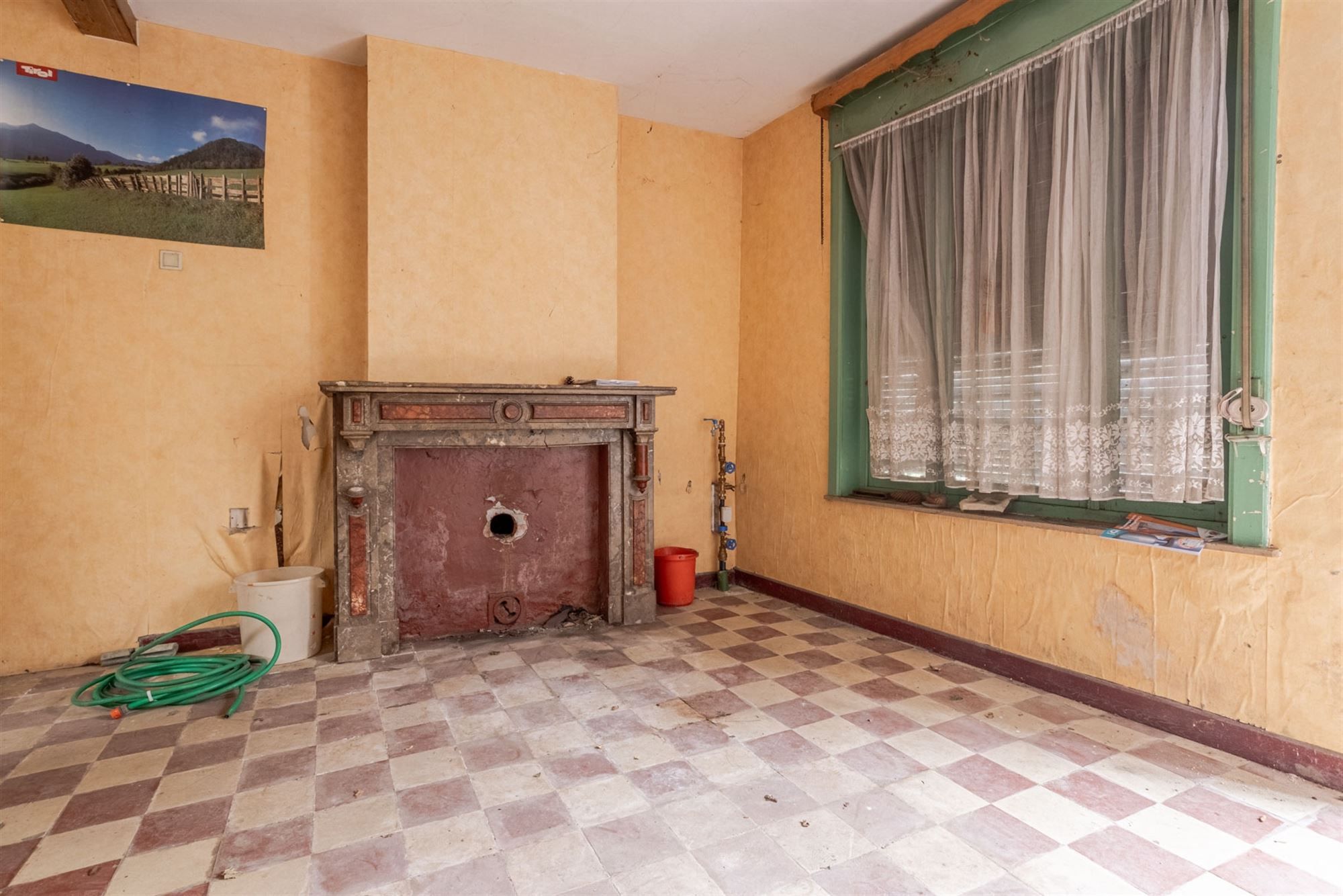 Volledig te renoveren woning met tal van mogelijkheden foto 3