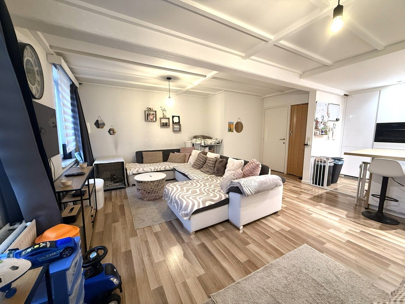 Charmante duplex met vernieuwde keuken, airco, berging en ruim dakterras in Lanaken foto 4