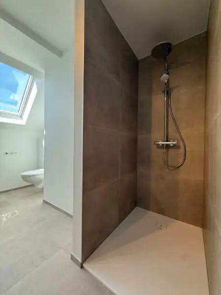 Prachtig ruim BEN-penthouse met 3 slpks, 2 terrassen én overdekte parking in het centrum van Houthalen foto 14