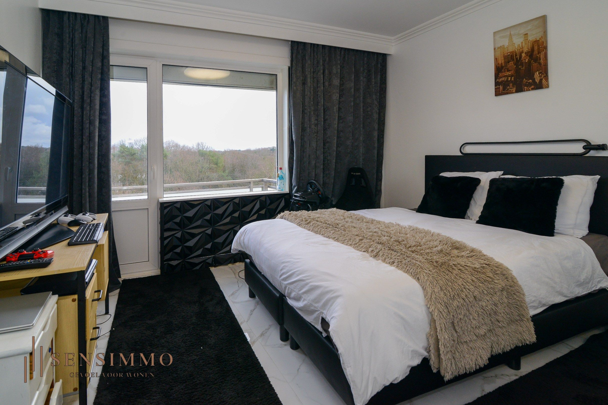 Lichtrijk en ruim 4 slaapkamer appartement met parking vlakbij Genk centrum! foto 12