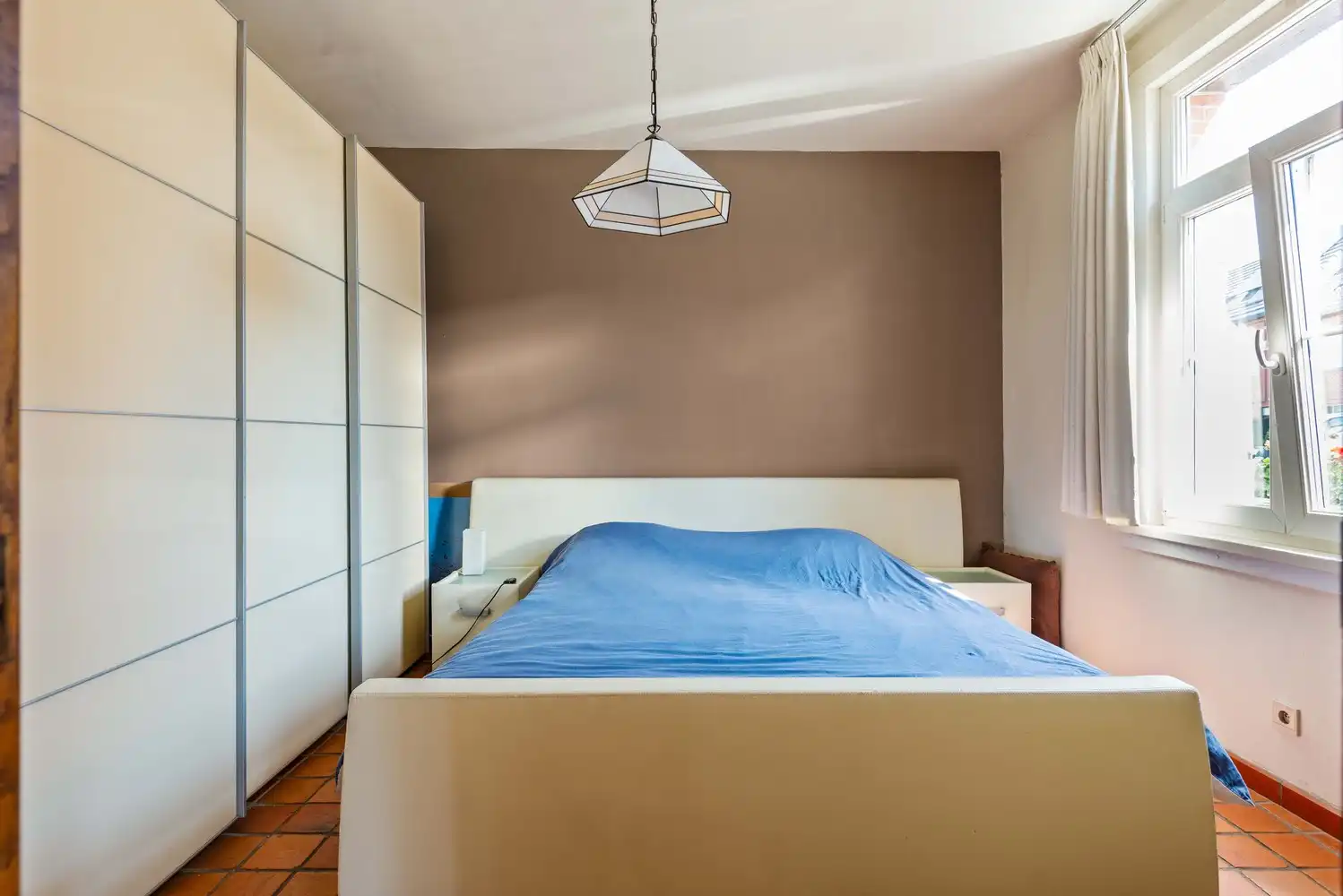 Karaktervolle hoeve met 4 slaapkamers, magazijn en ruime tuin te Lint foto 11
