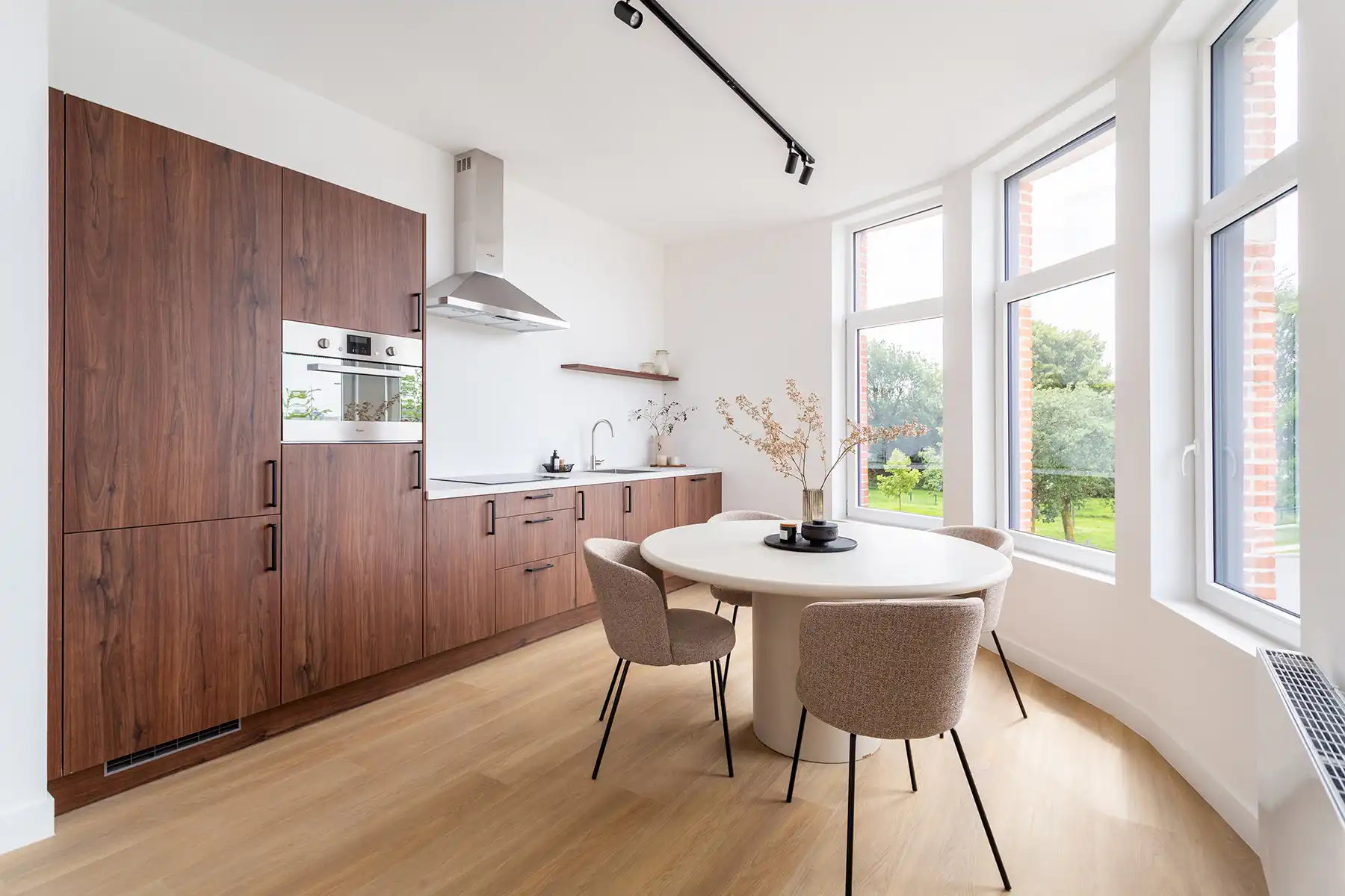 Stijlvol gerenoveerd 2-slaapkamerappartement foto 3