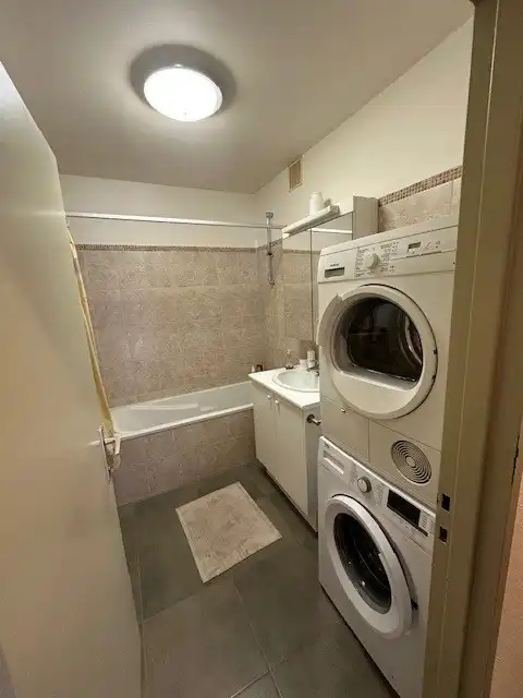 Ruim appartement met prachtig zicht op het marktplein in hartje Neerpelt! foto 18