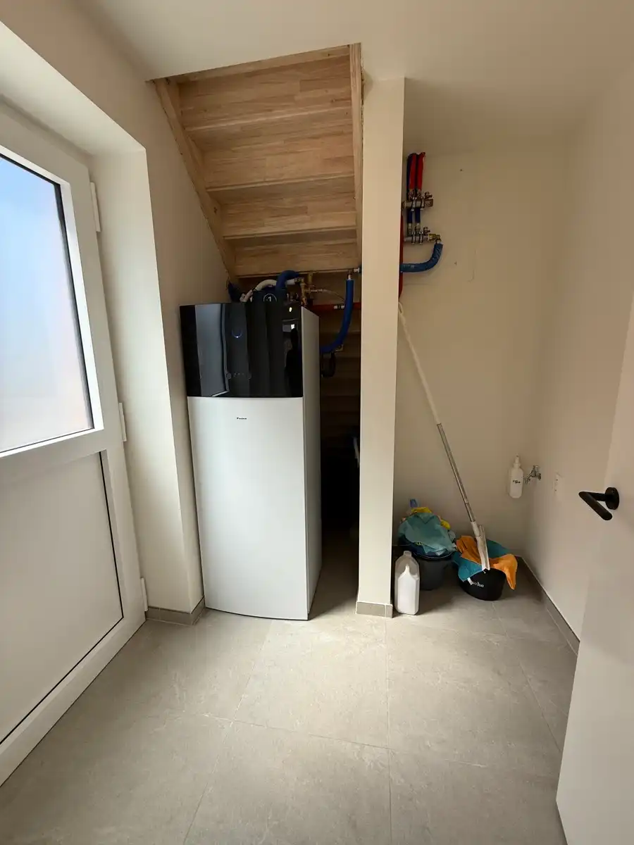 Instapklare energiezuinige woning met 3 slaapkamers op een rustige ligging langs het Kanaal Gent-Brugge foto 11