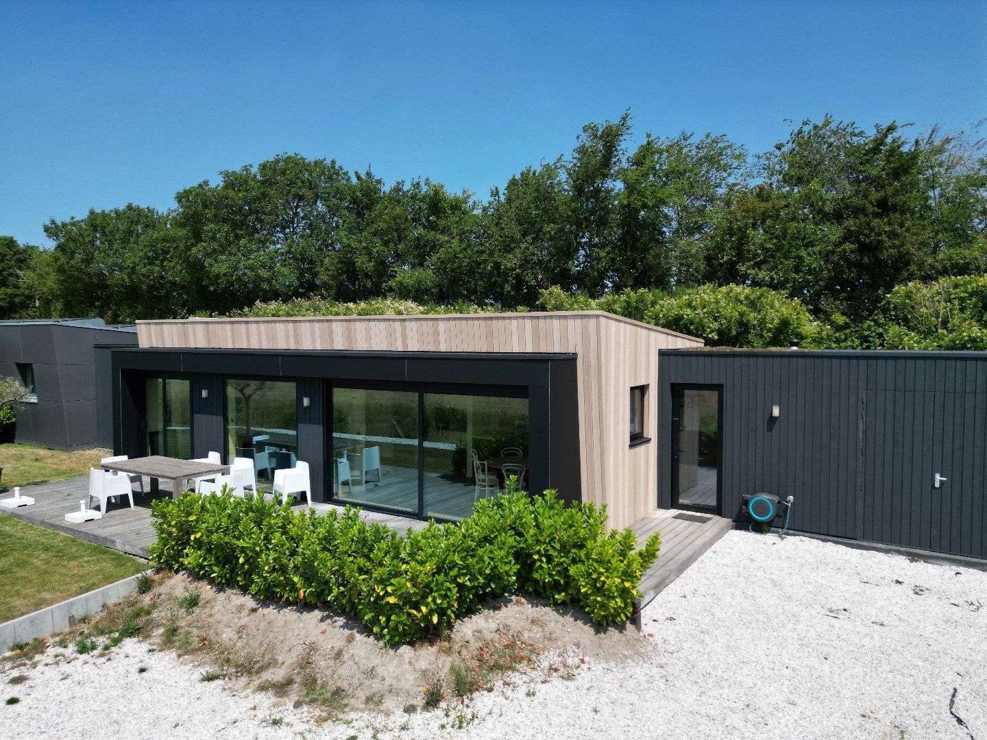 Exclusief dijkhuis met eigen guesthouse foto 32