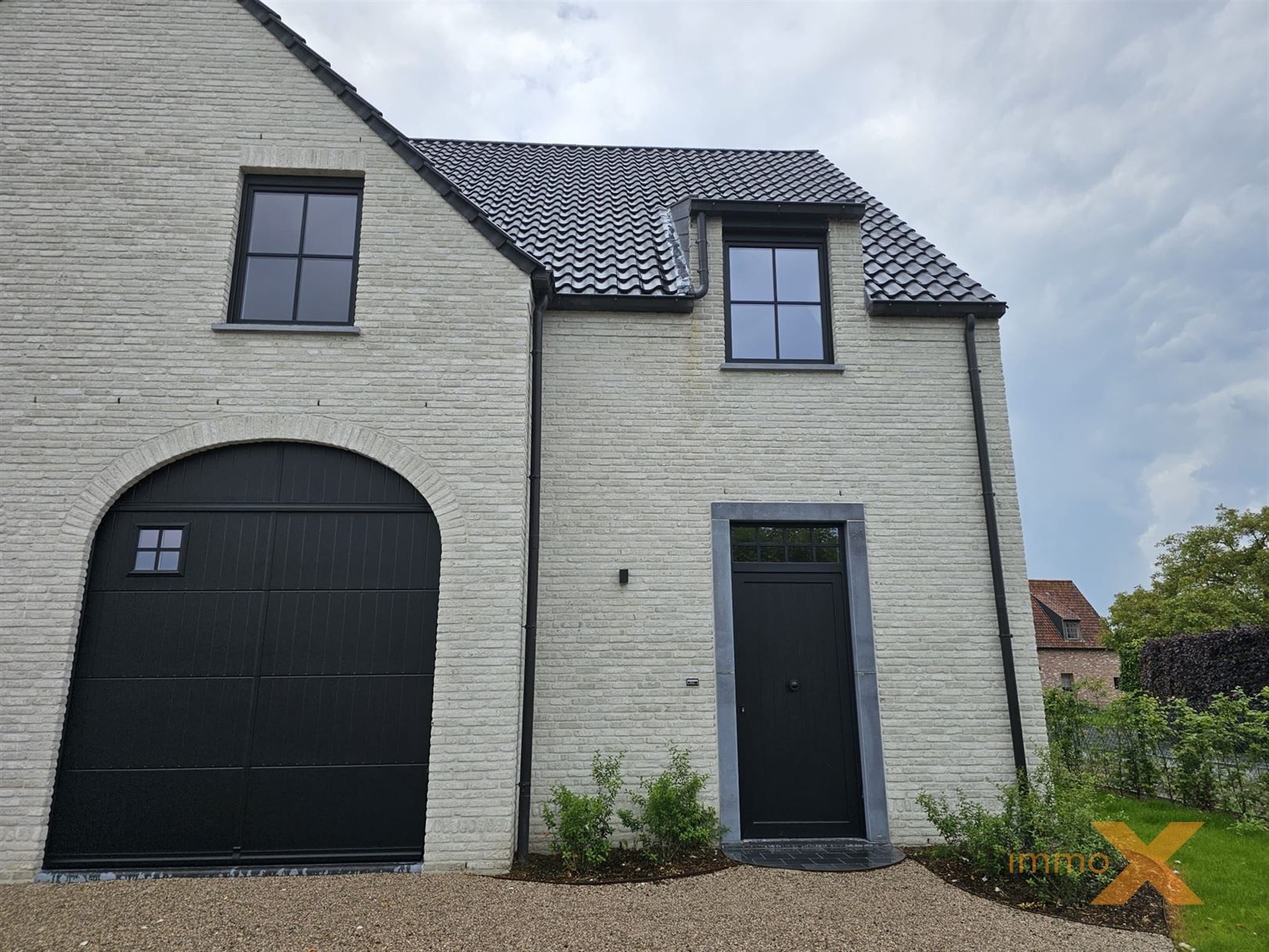 PRACHTIG AFGEWERKTE NIEUWBOUWWONING foto 34