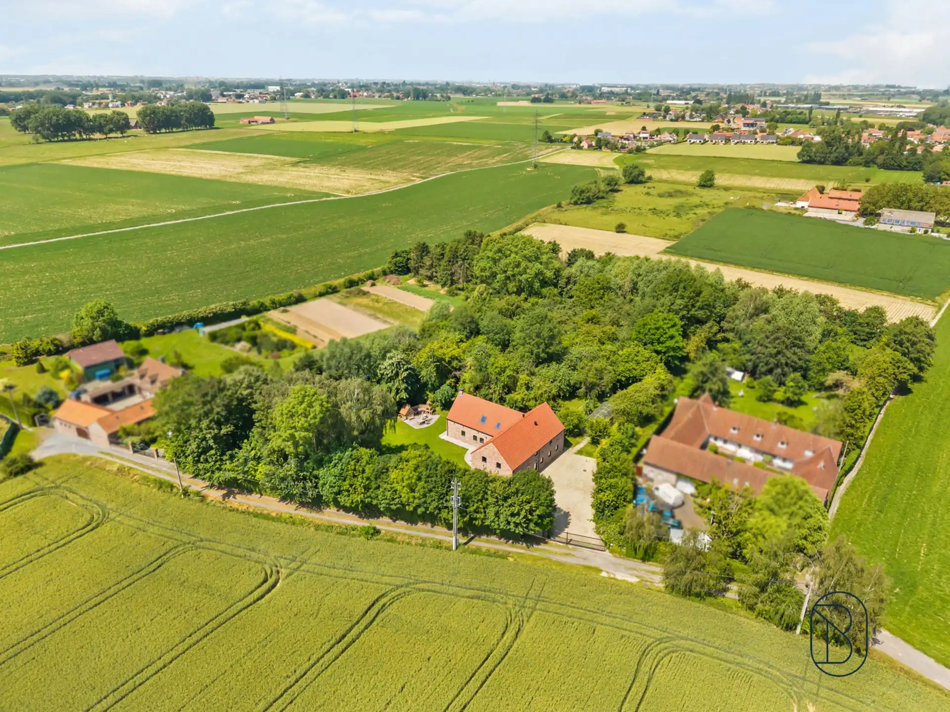 Uitzonderlijke af te werken villa woning op 5.600 m² foto 3