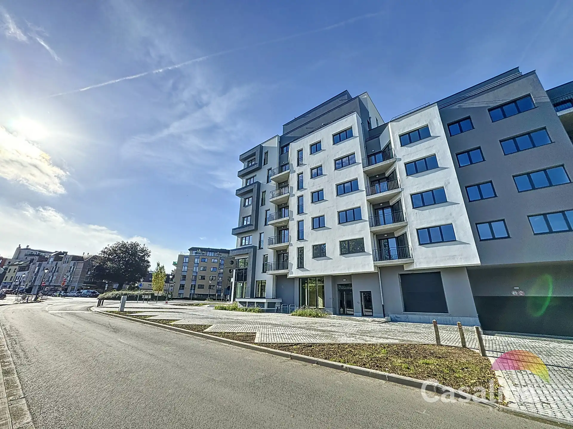 Handelsgelijkvloers te huur in een nieuwbouwproject foto 17