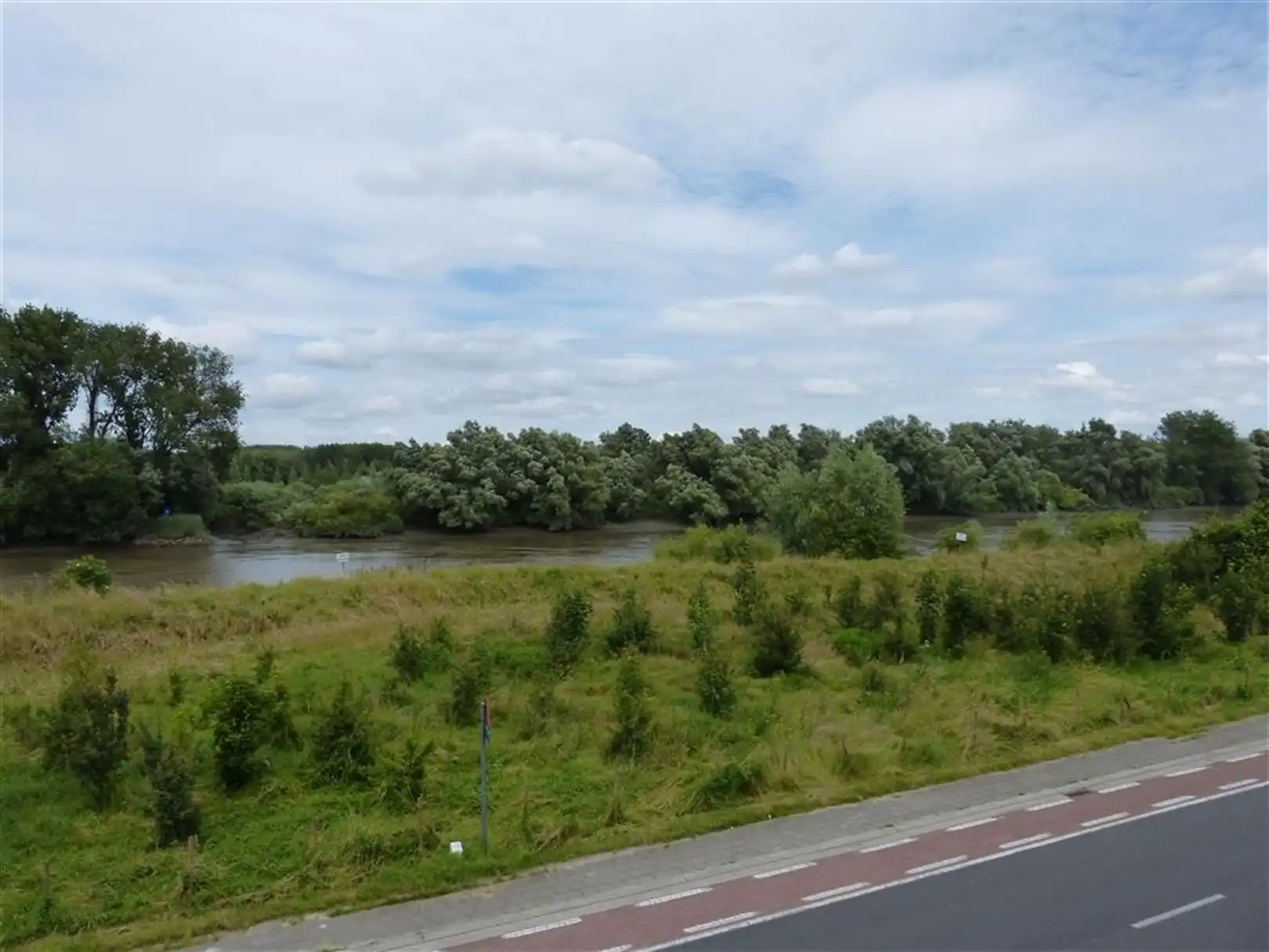 Ruim duplex-appartement te huur te Baasrode aan het water foto 11