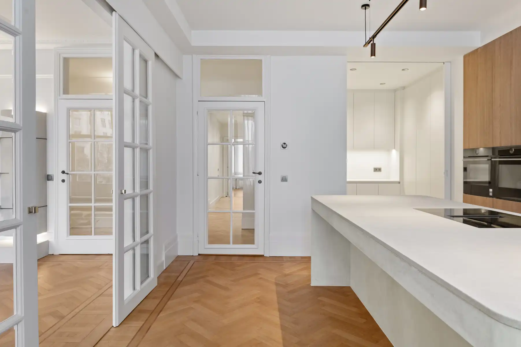 Luxueus gerenoveerd 2 slpk appartement in Art Deco-gebouw foto 4