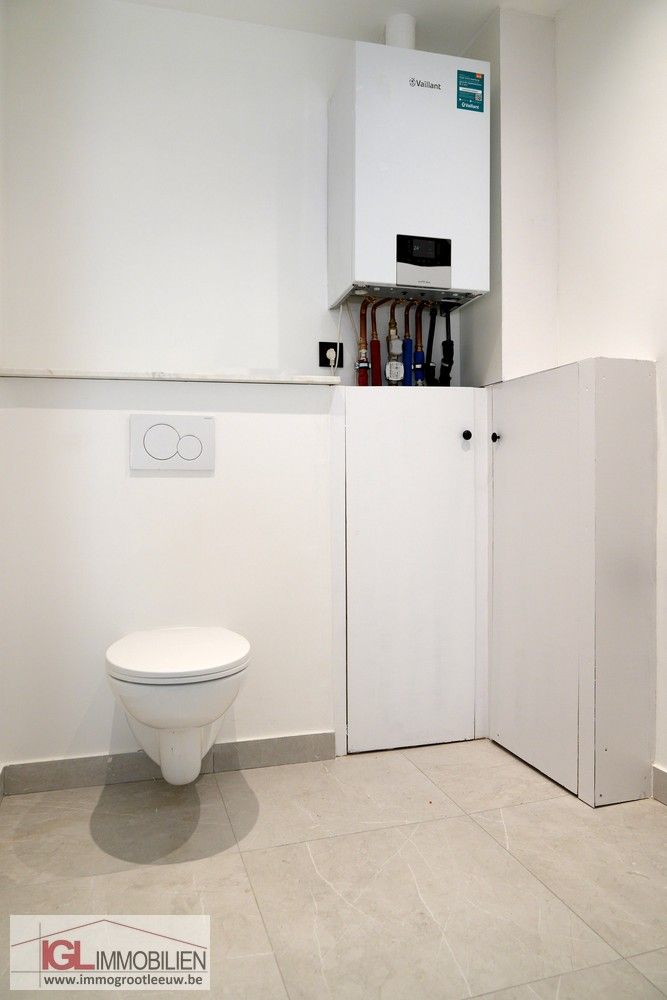 Smaakvol gerenoveerde woning met 3 slaapkamers & 2 badkamers foto 10