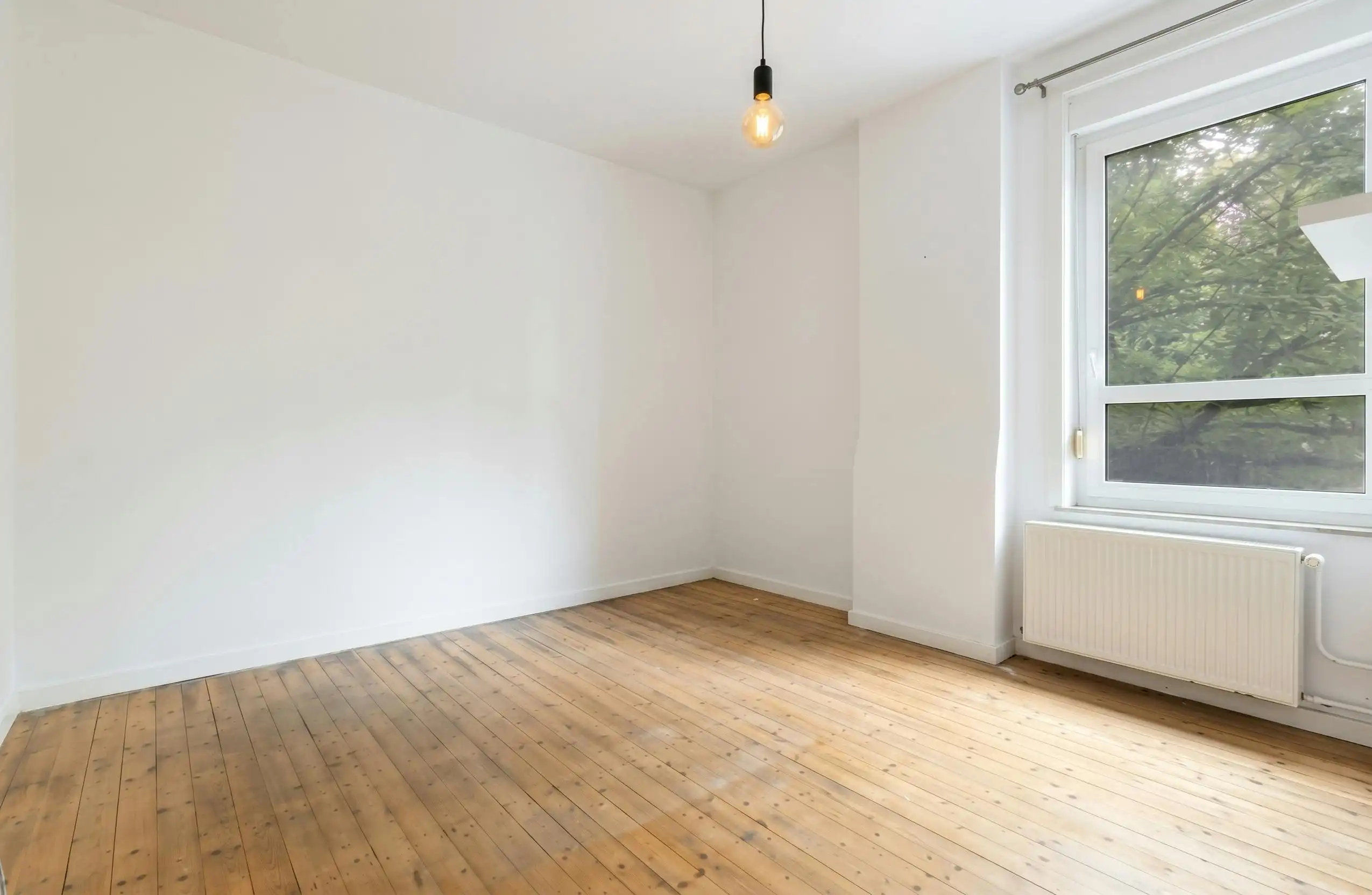 Ruime woning  (9 slaapkamers) op een perceel van 1.608 m². foto 13