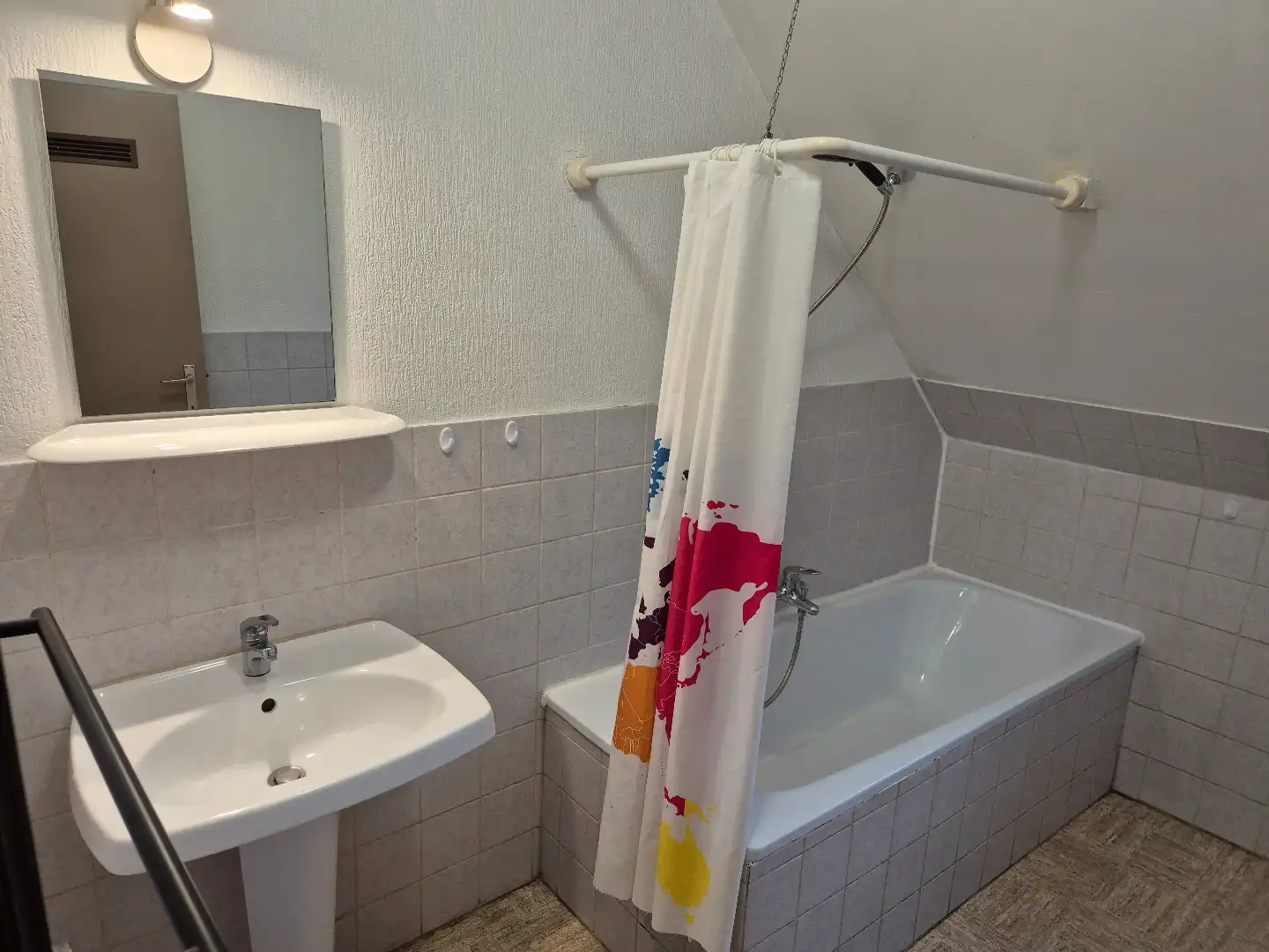 2 slaapkamer appartement te huur in het centrum van Zonhoven. foto 6