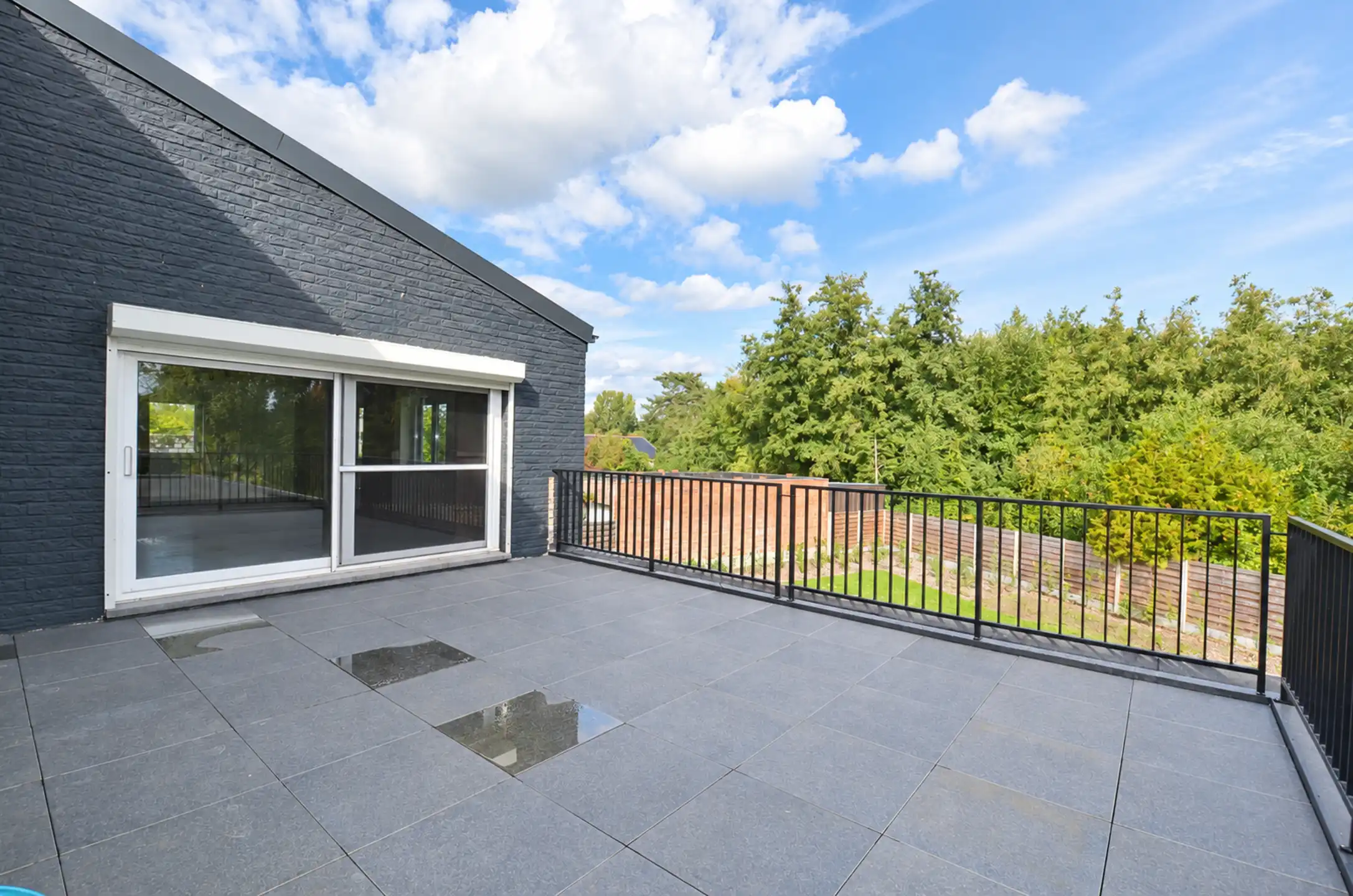 Uitzonderlijk ruim appartement met private tuin, terras en 2 parkeerplaatsen foto 16