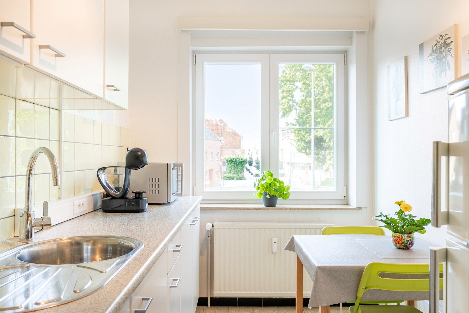 Instapklaar 2-kamerapp in centrum Halle, met balkon en garage foto 8