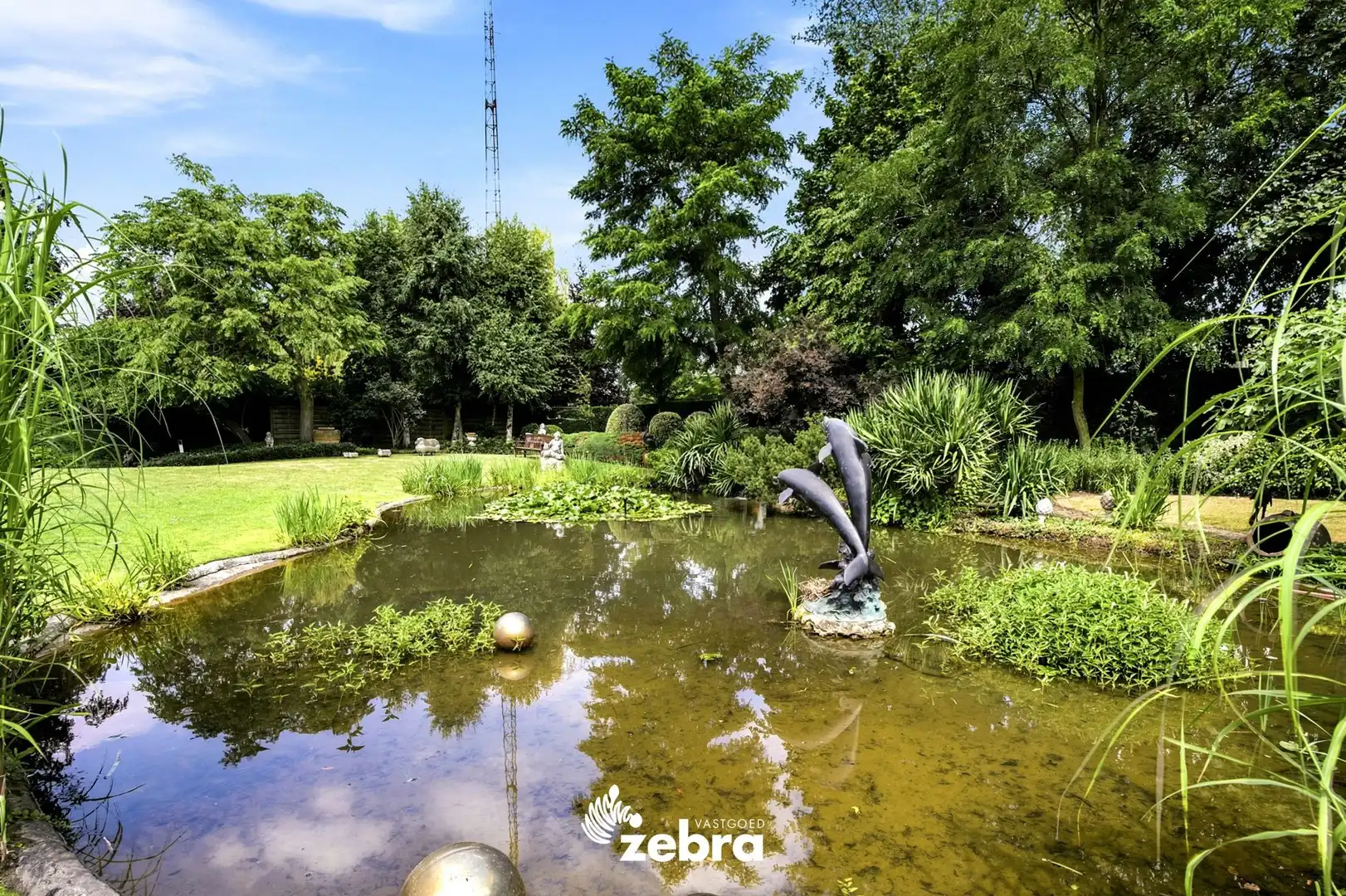 Exclusieve villa op een perceel van bijna 3.000 m² in Meulebeke! foto 3