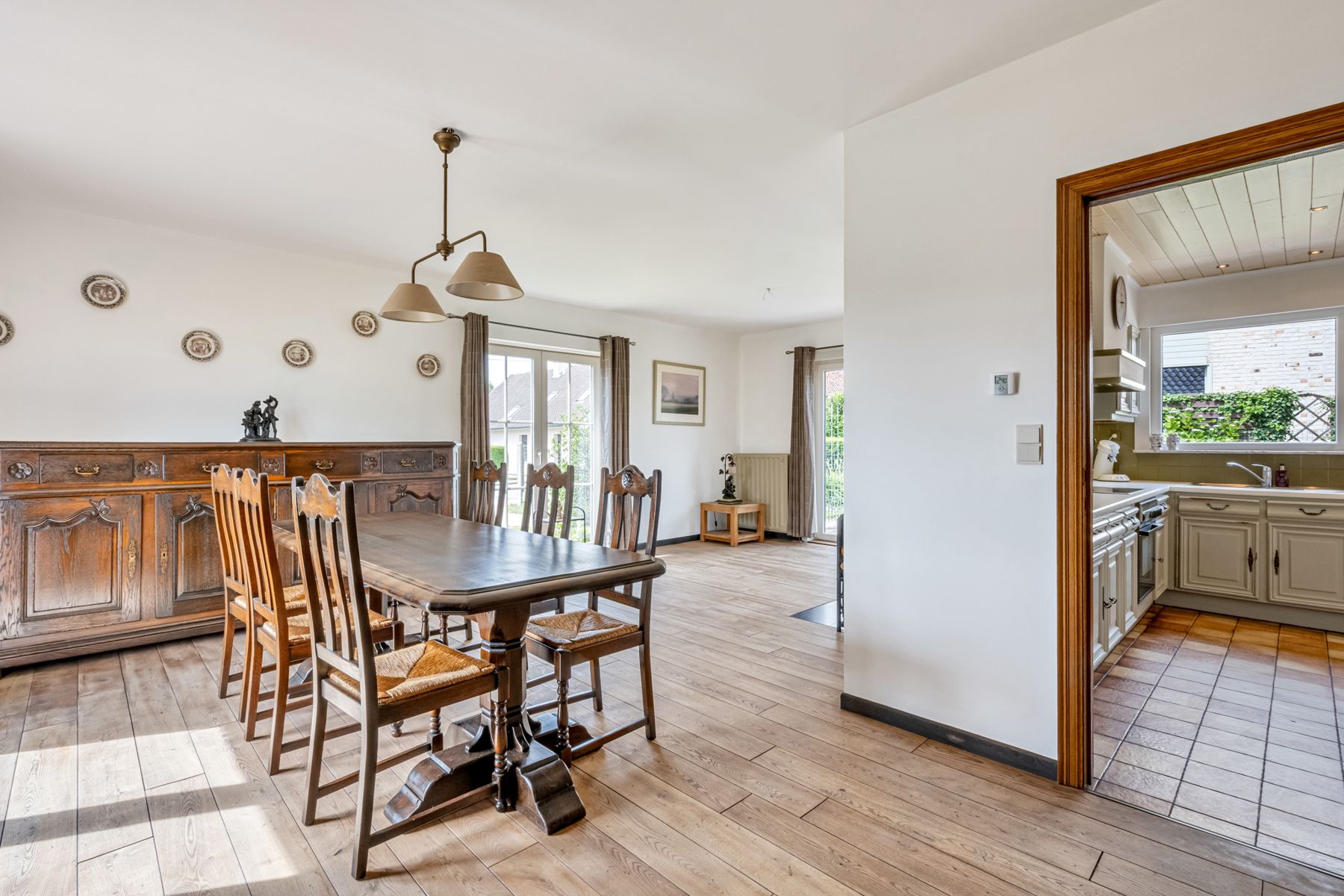 Rustig gelegen bungalow met bijhorende weide, stal en garage foto 9