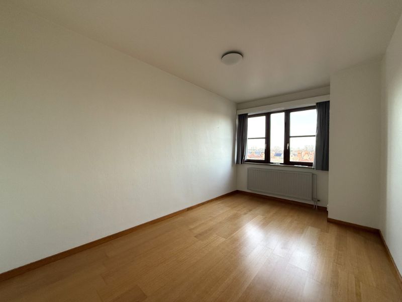 Rustig en zongeoriënteerd 3-slaapkamerappartement met terras en open uitzicht op water foto 11