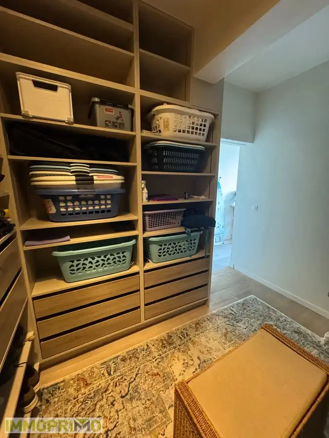 Zeer ruim en lichtrijk appartement te huur foto 11