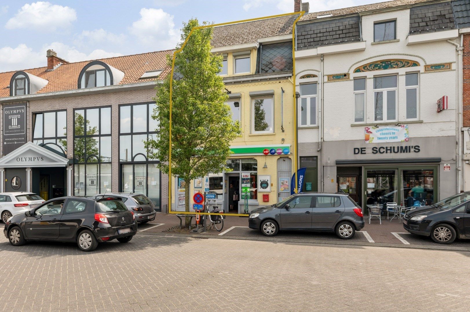 Handelszaak met bovengelegen charmante woning op toplocatie foto {{pictureIndex}}