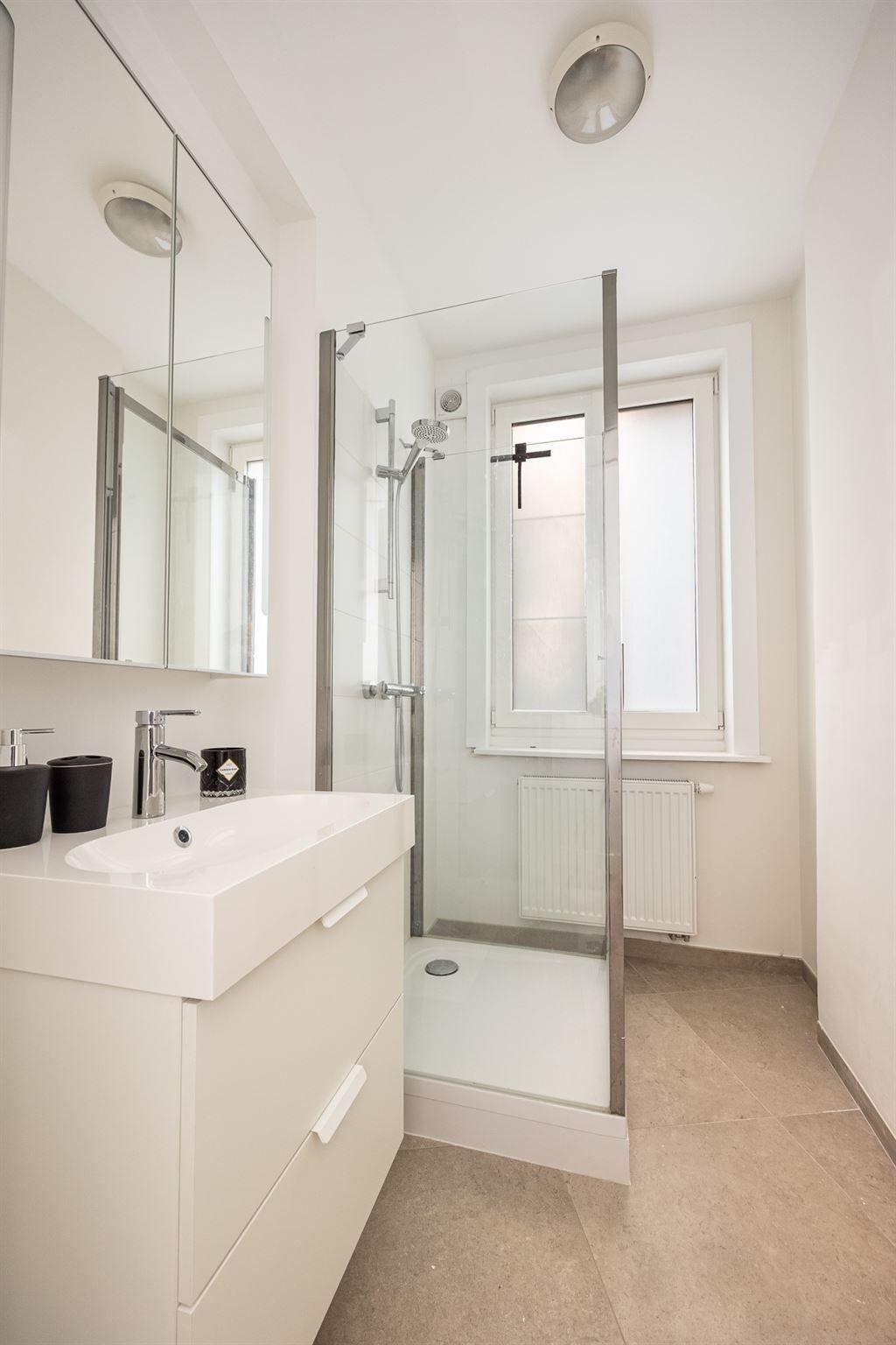 Charmant éénslaapkamer appartement met tuin foto 12