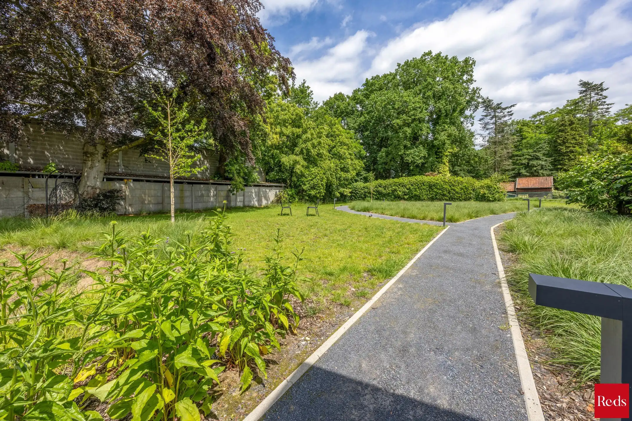 Stijlvol gelijkvloers appartement met tuin foto 29