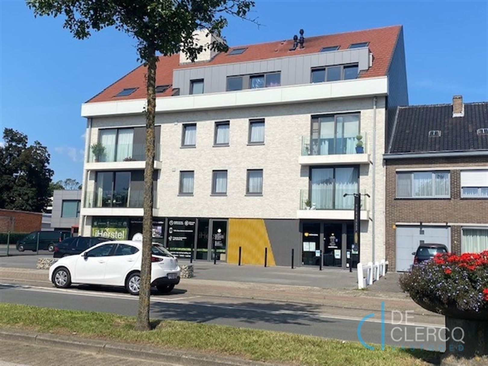 Ruim, tijdloos penthouse te huur in Lochristi Dorp! foto 1