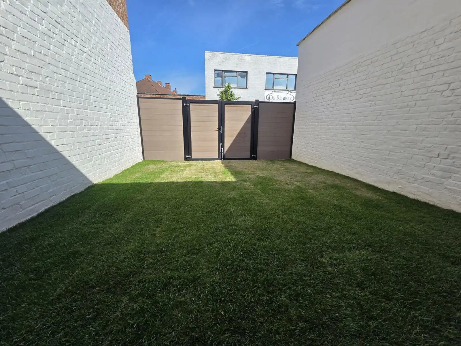 Kloeke en heel ruime instapklare woning! foto 2