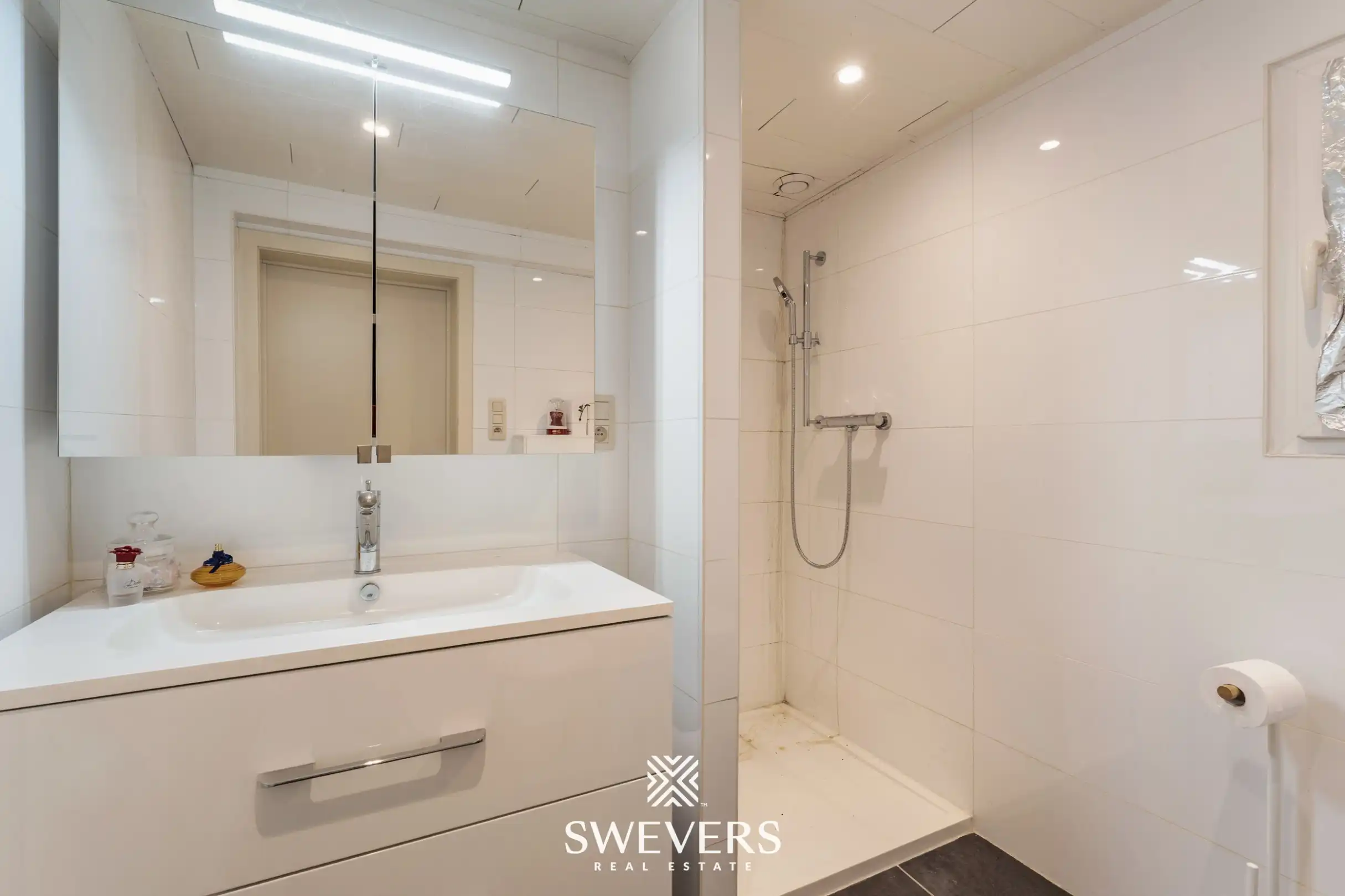 Statige woning met veel potentieel in het centrum van Diepenbeek foto 13
