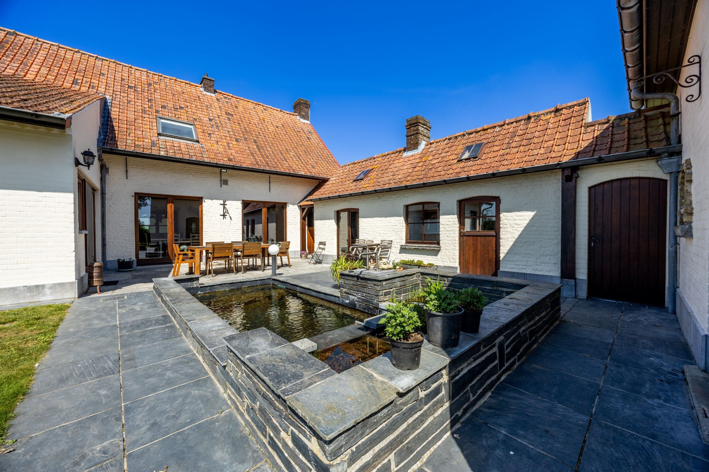 CHARME LANDHUIS  GELEGEN OP 1534 M² foto 23