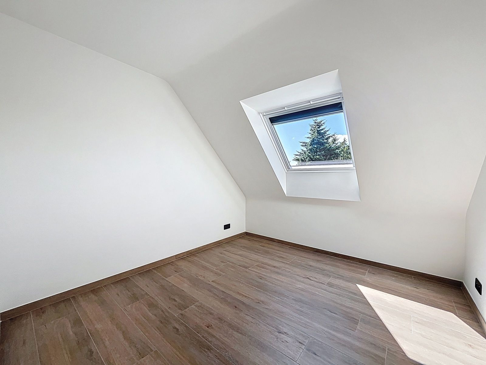 BEN Duplex app met 3 slpks -- 2bdks en terras foto 15