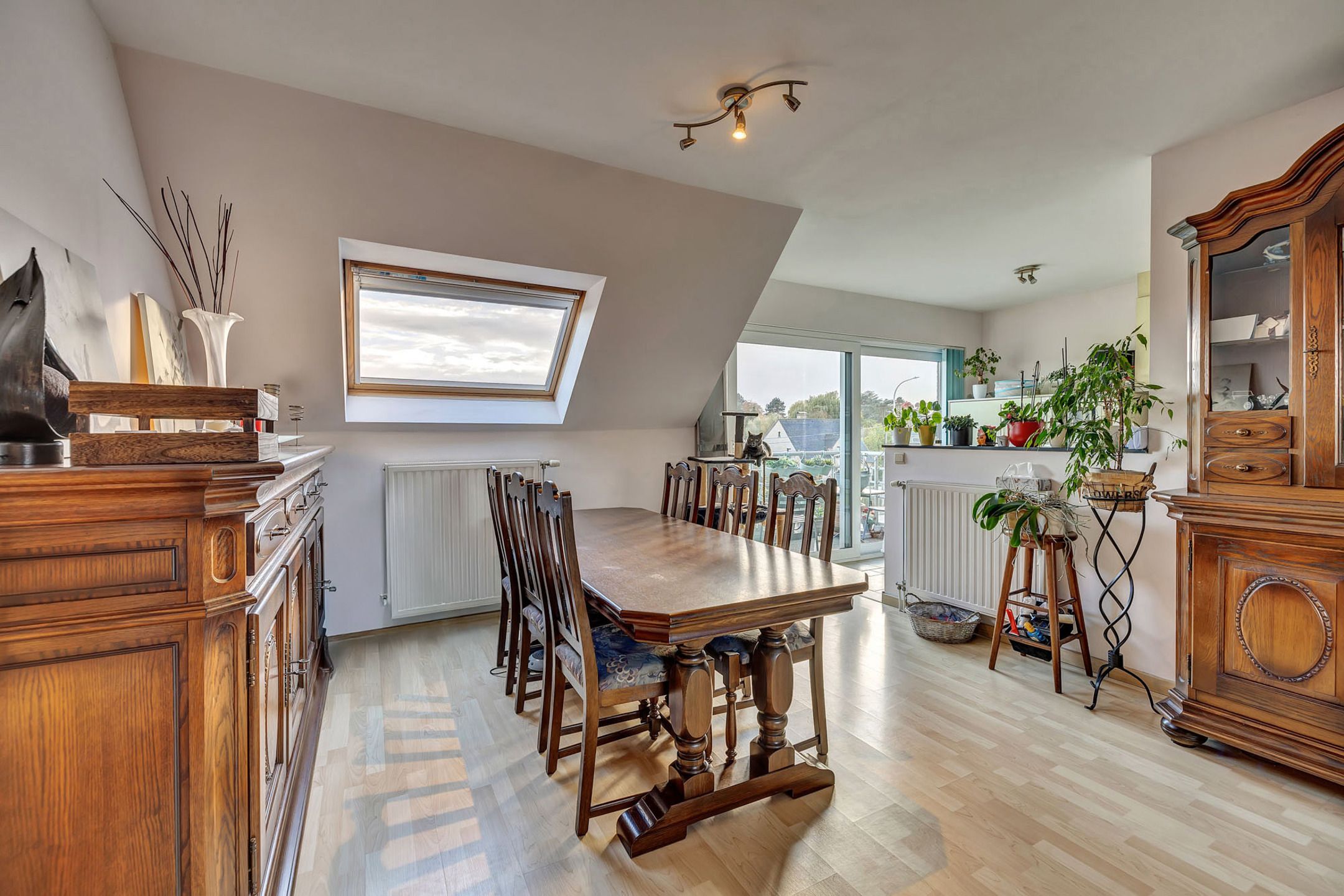 3-slaapkamer appartement te Meerbeke met terras en garage foto 3