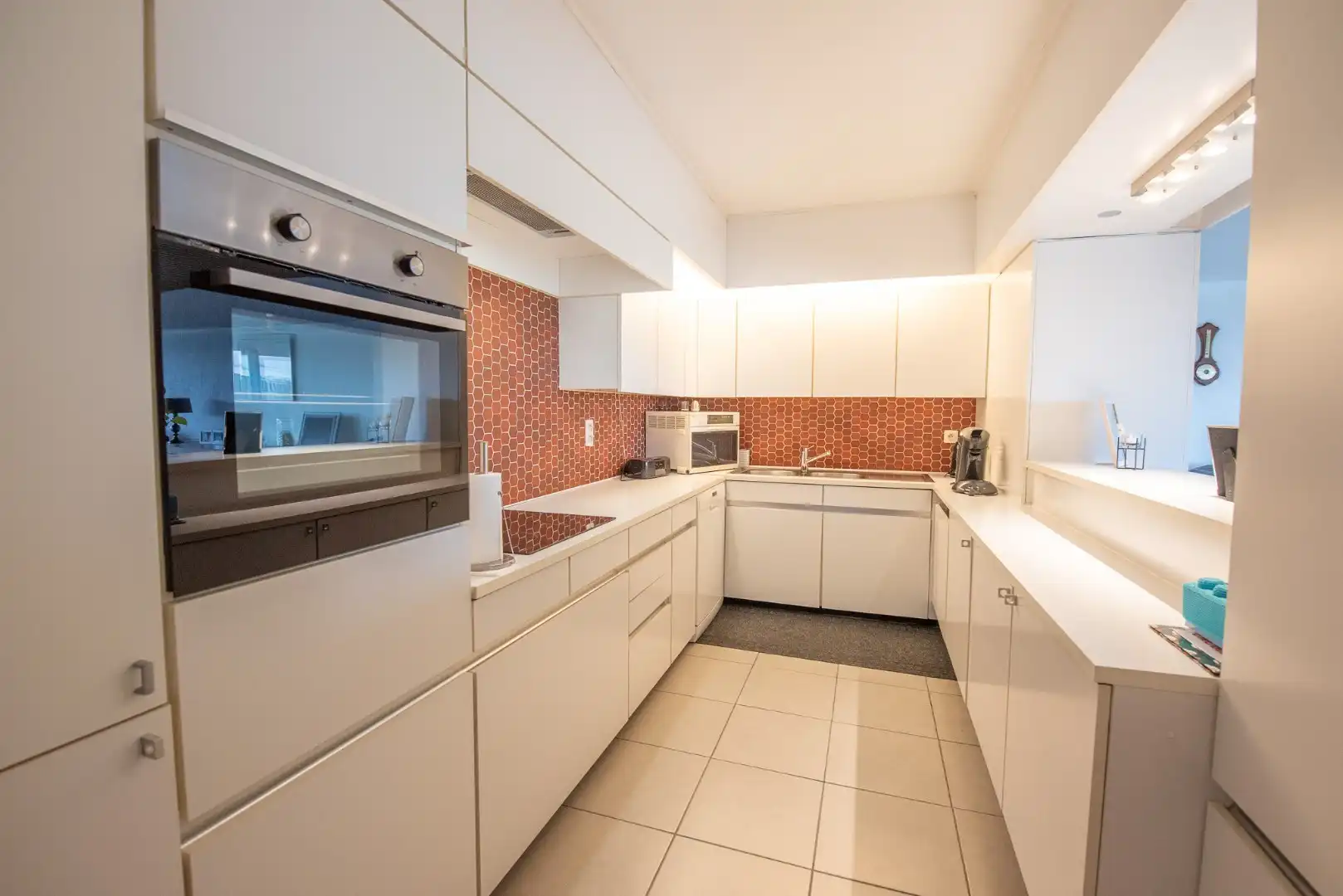 Te koop – Ruim gerenoveerd appartement in Residentie Regenboog. foto 4