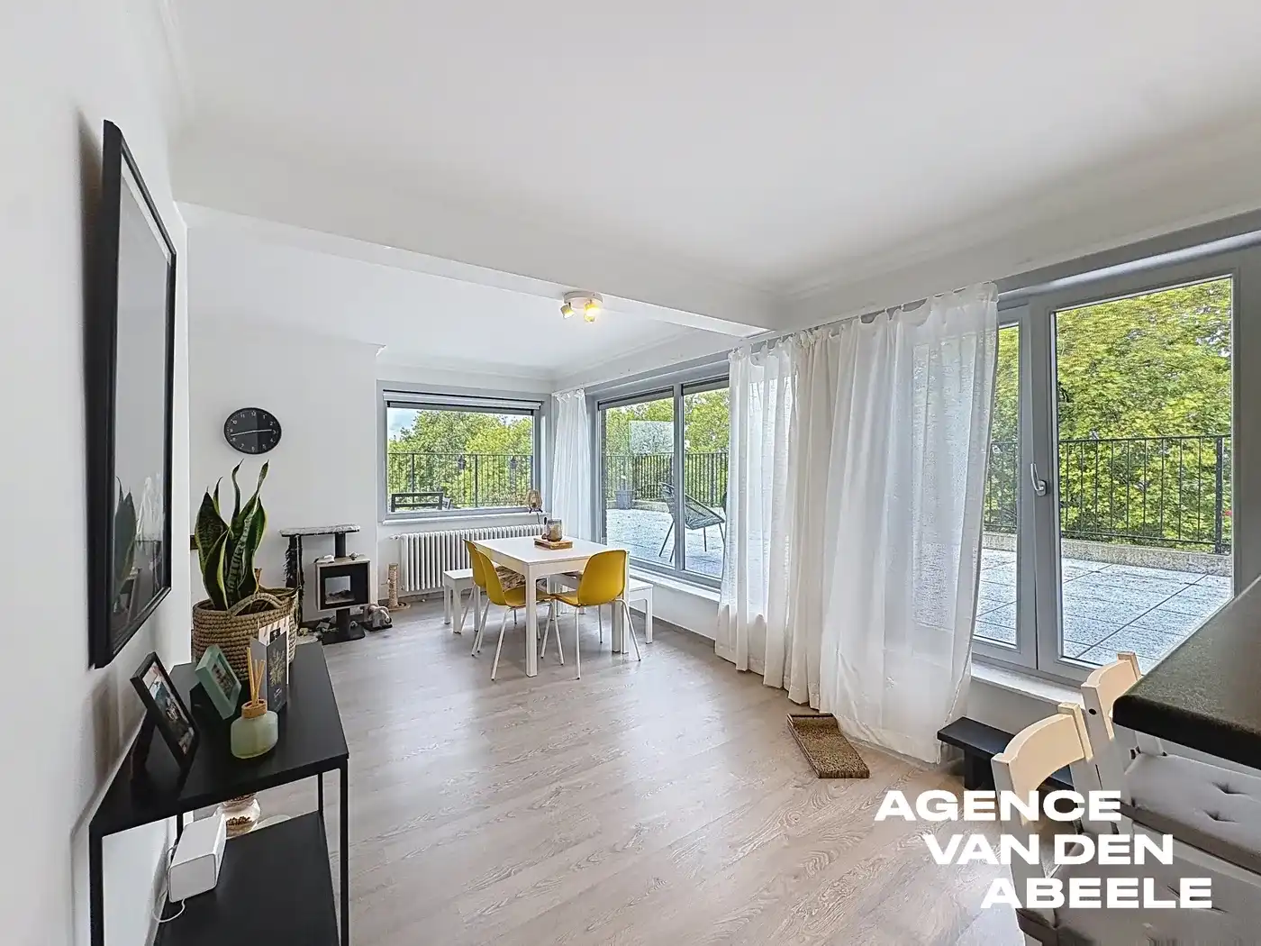 Ruim 3-slaapkamerappartement met ideale ligging in Brugge foto 4