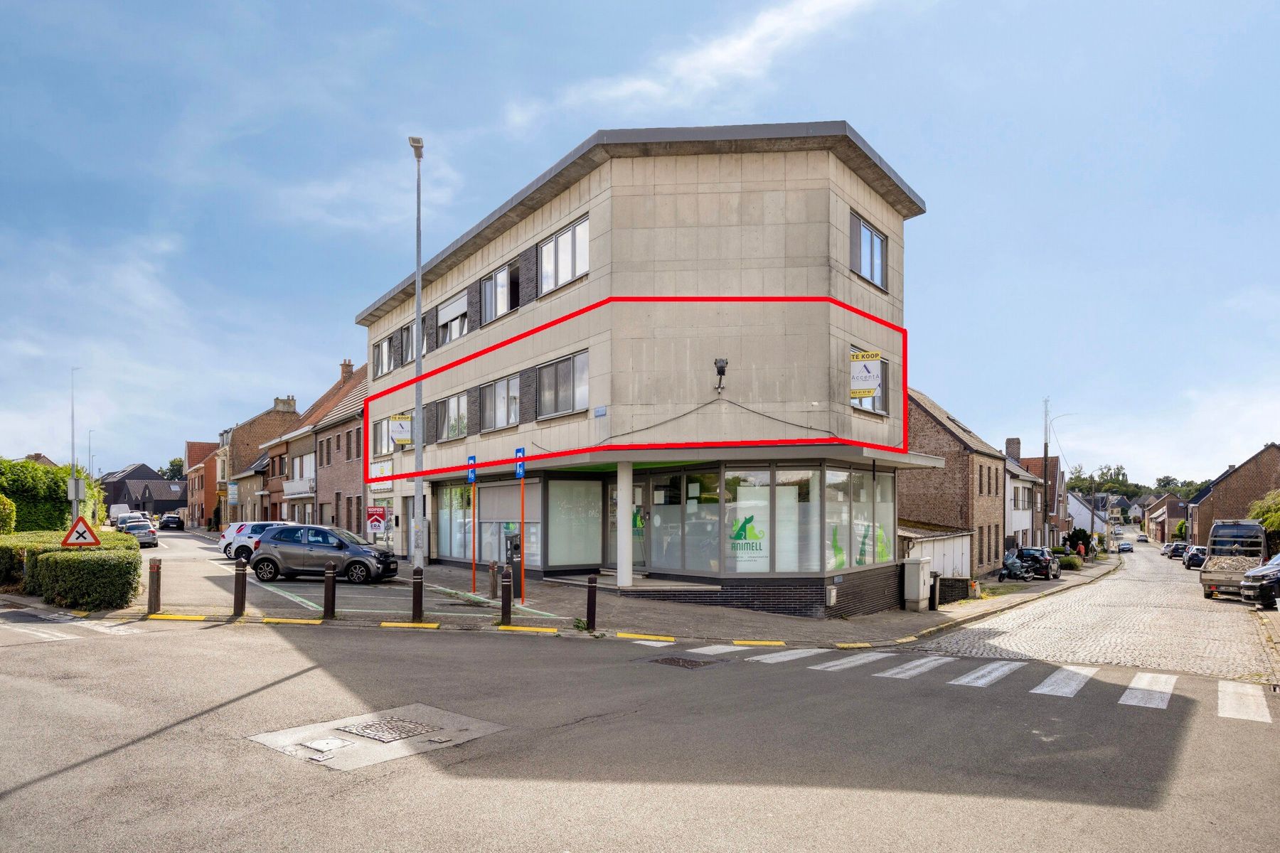 Ruim gerenoveerd 3-slaapkamer appartement op toplocatie !!! foto 17