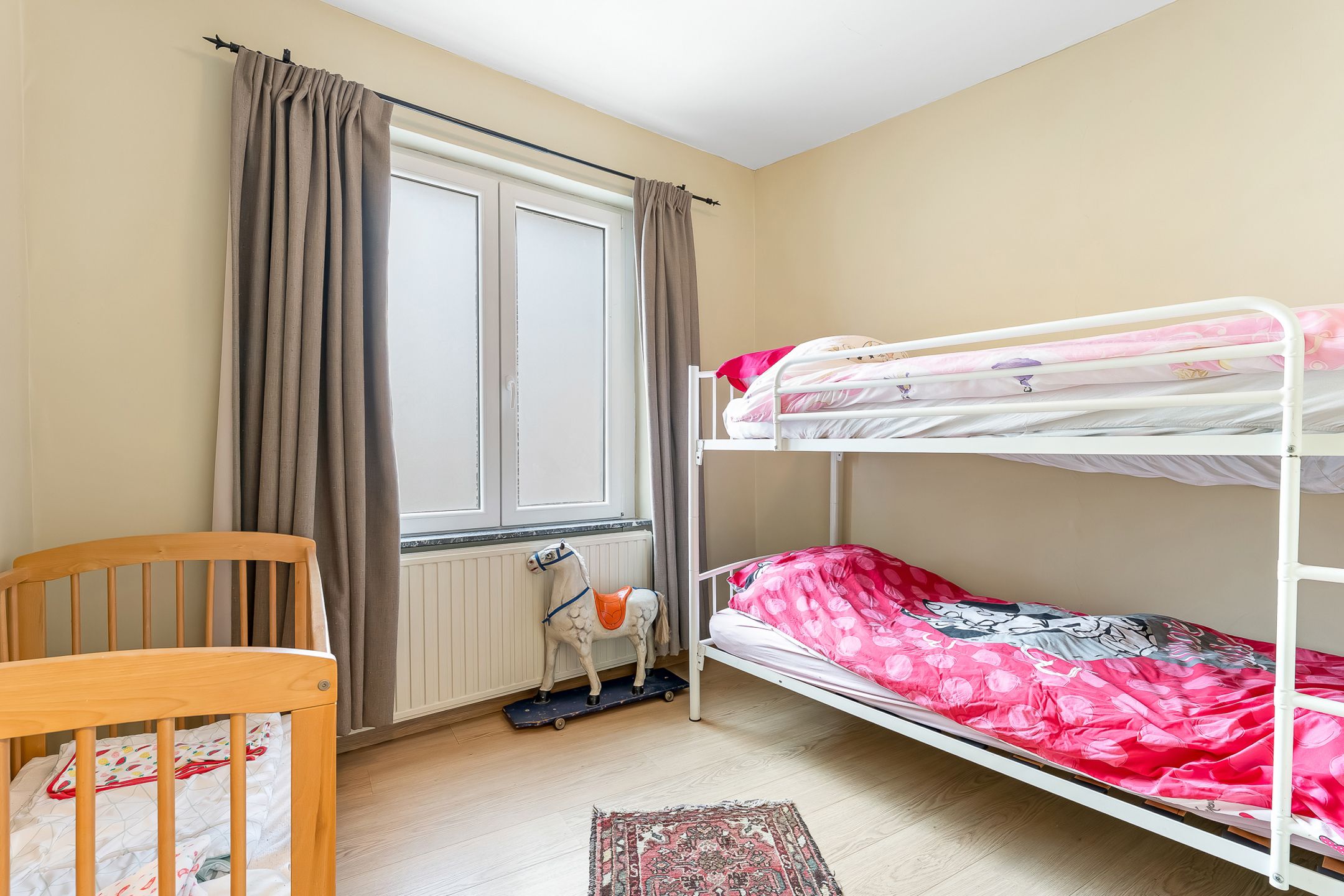Karaktervol handelspand met gerenommeerd ijssalon en B&B foto 23