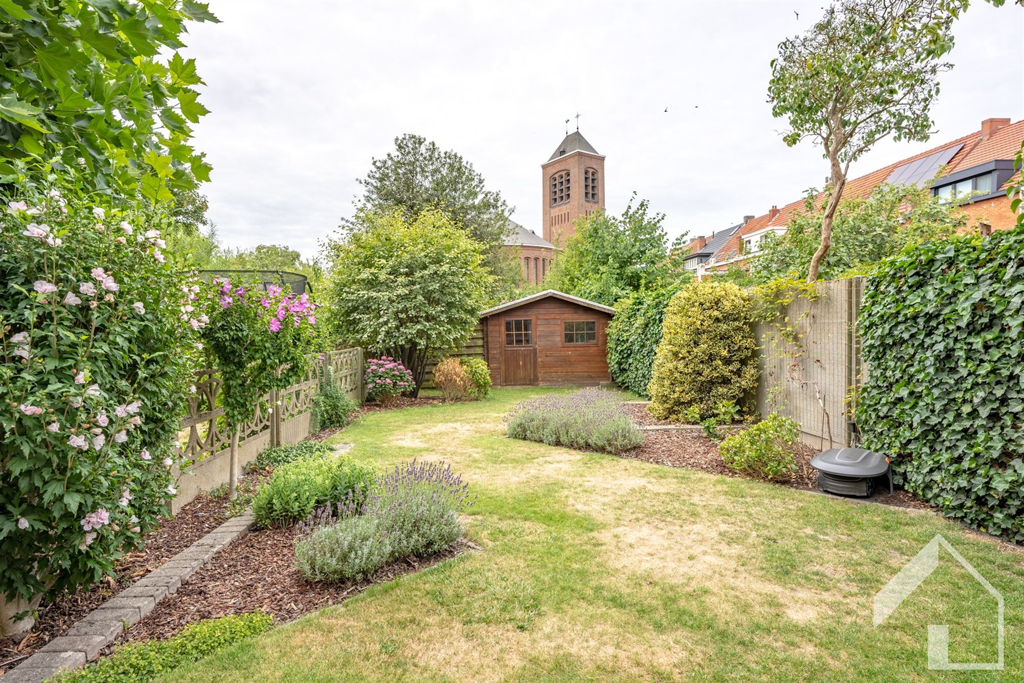 Ruime woning met 4 slaapkamers foto 23