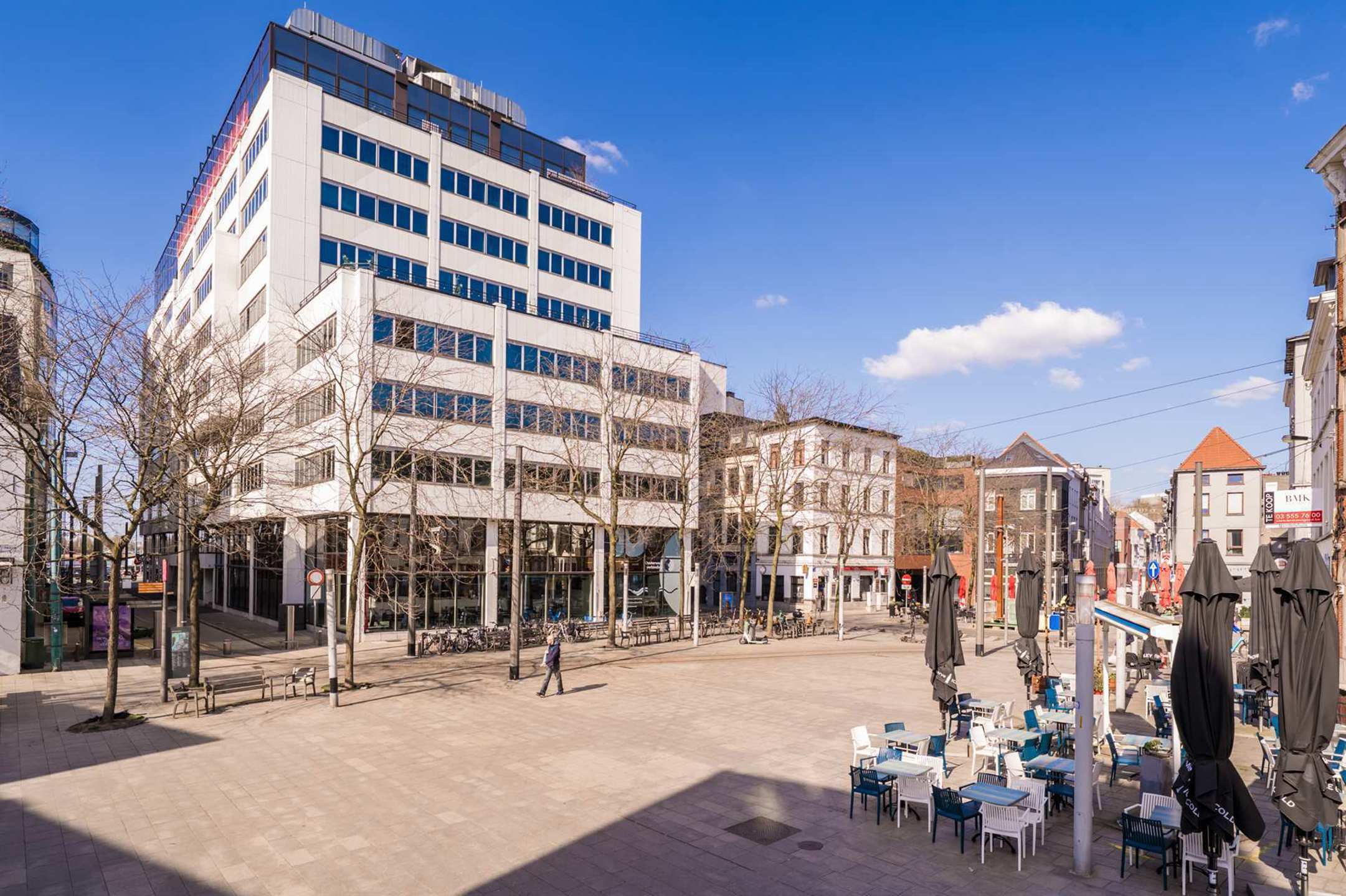 Instapklaar app. met tof terras in historisch centrum foto 17