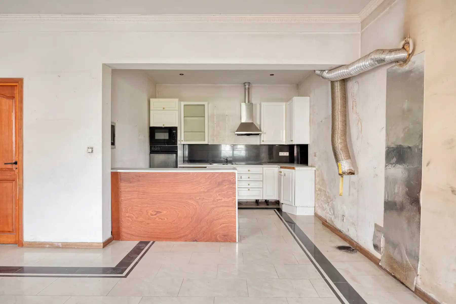 Ruime woning met 4 slaapkamers en loods  foto 7