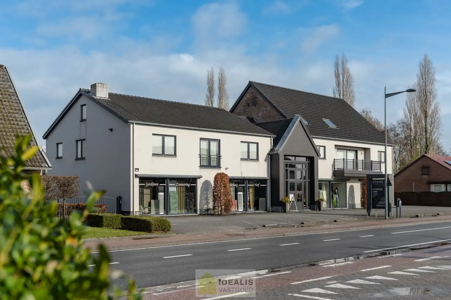 INSTAPKLARE HANDELSRUIMTE VAN MAAR LIEFST +- 410M² MET RIANTE WONING OP SCHITTERENDE COMMERCIËLE ZICHTLOCATIE!! foto 4