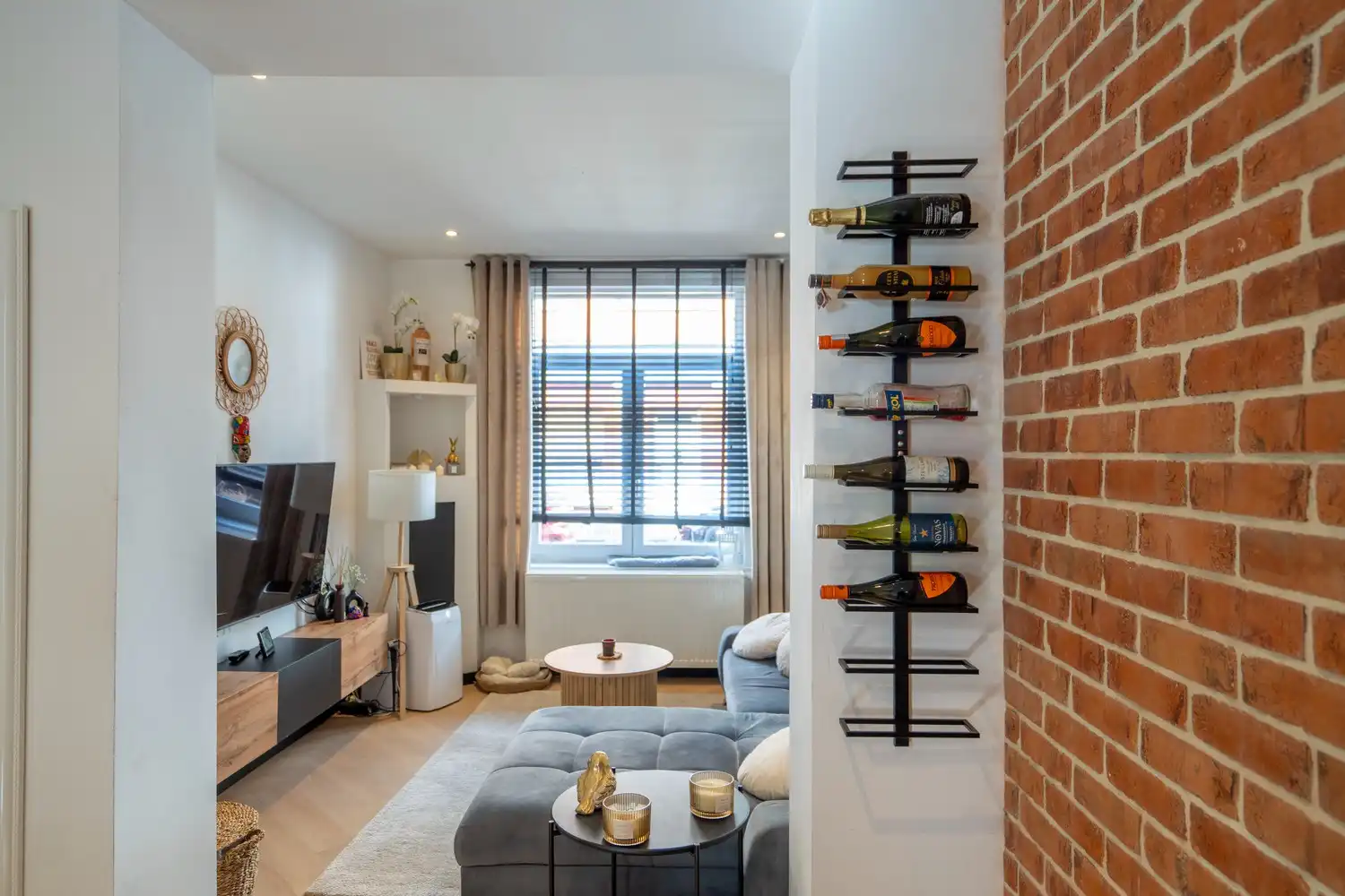 MODERN EN KNUS WONEN foto {{pictureIndex}}