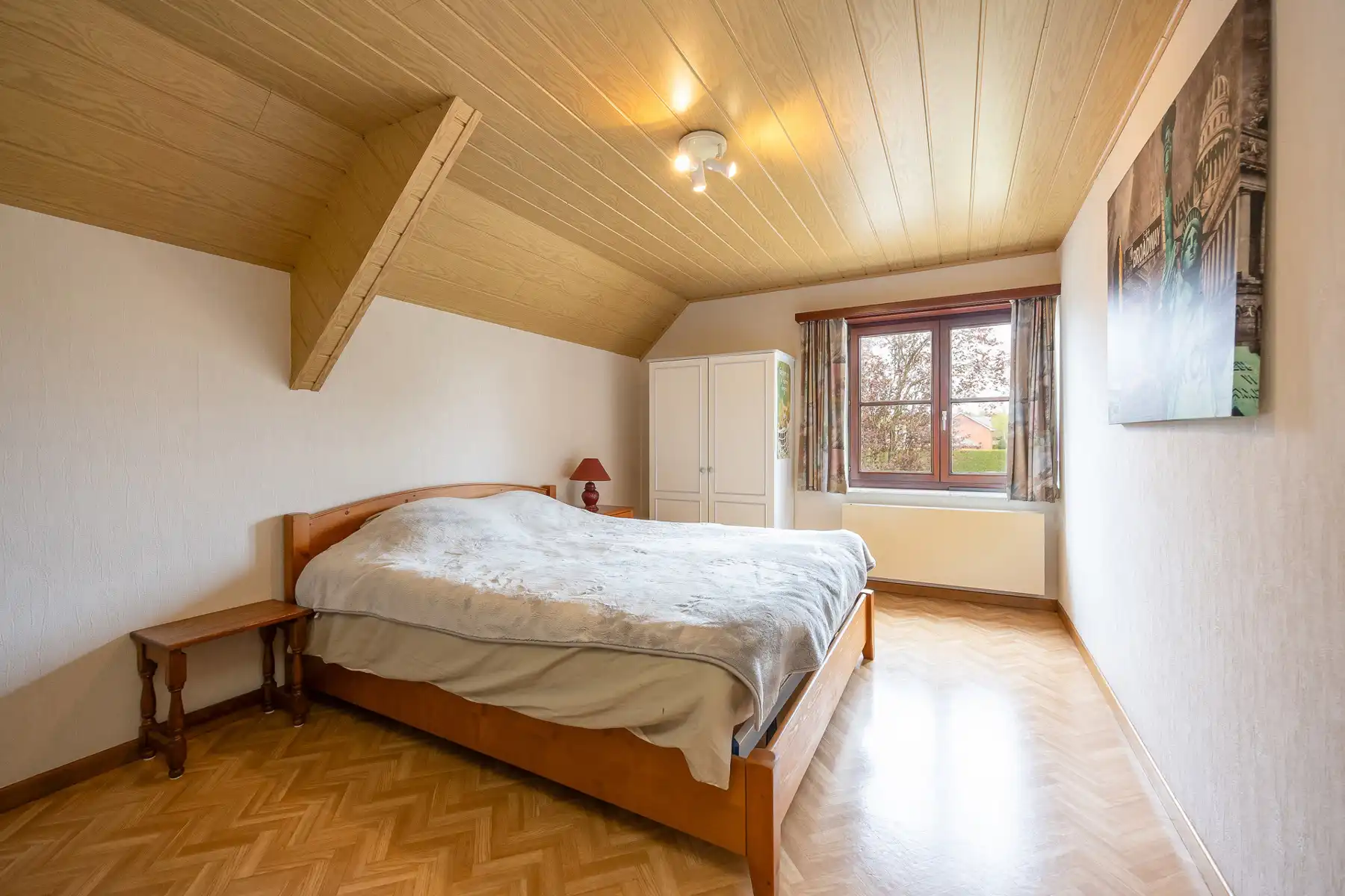 Rustig gelegen gezinswoning met 5 slaapkamers op een perceel van 1.782m². foto 22