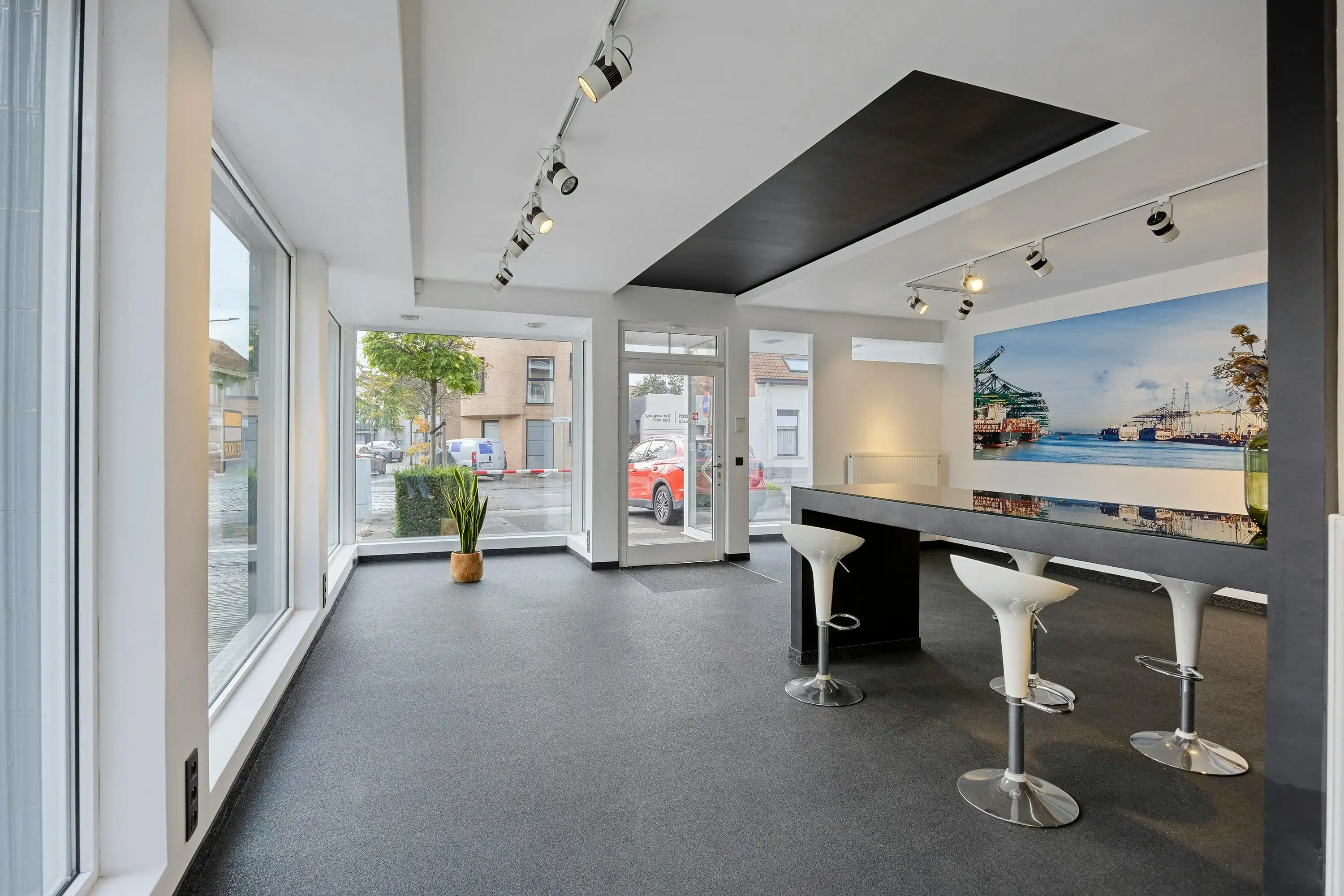 Veelzijdig eigendom met ruime woning, handelspand en magazijn foto 32