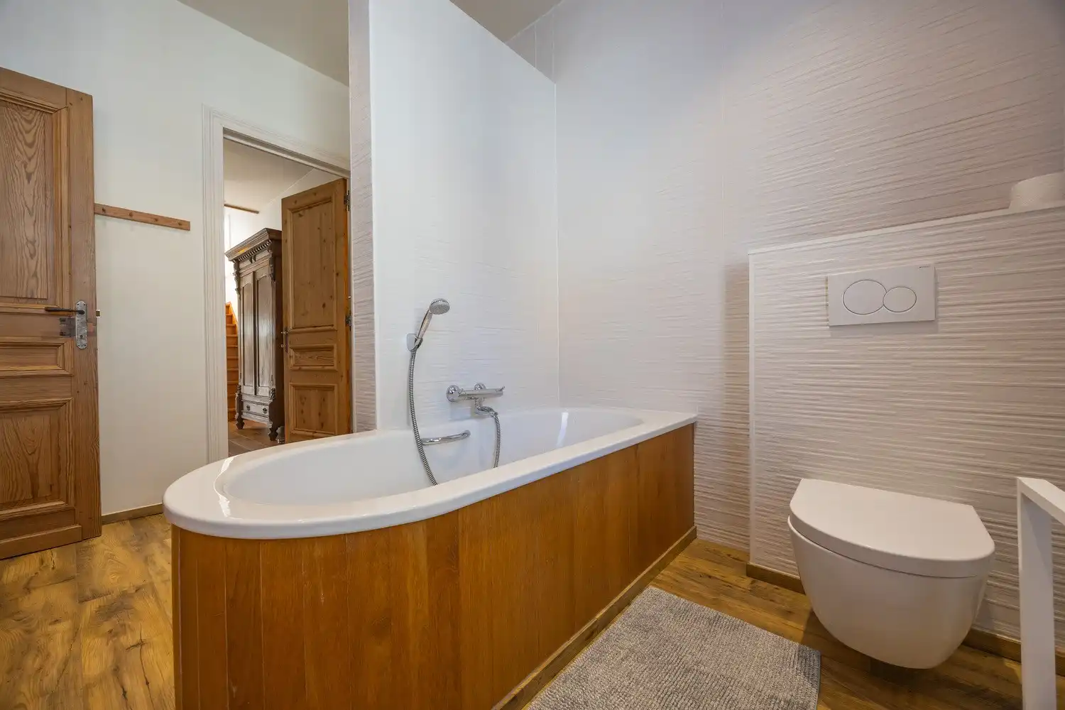 MAGISTRAAL HERENHUIS IN HET CENTRUM VAN NIEUWPOORT-STAD – OFFICIËLE 4-STERREN VAKANTIEWONING MET APPARTEMENT, INKOMSTEN EN 2 GARAGES foto 21